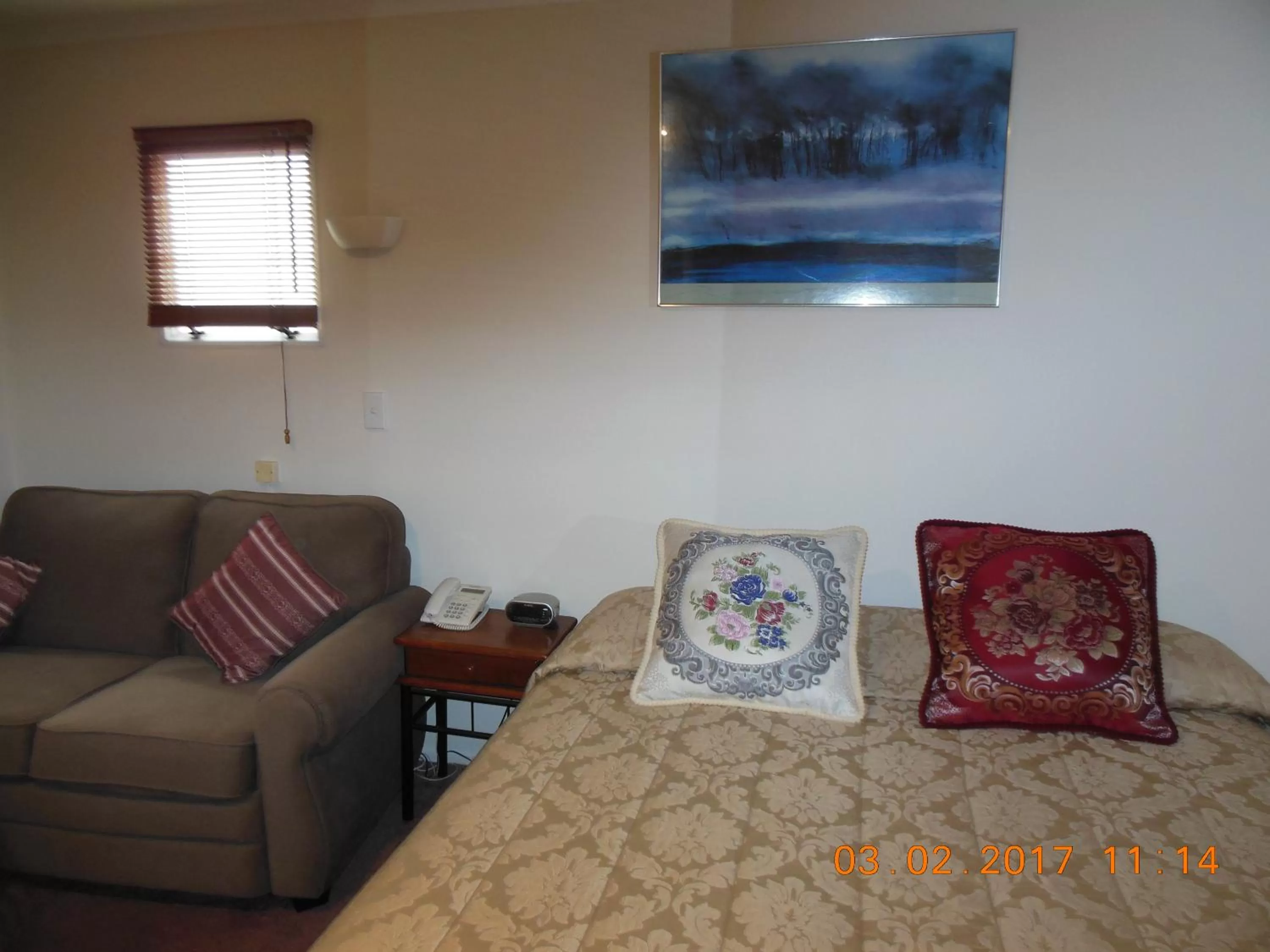 Bedroom in ASURE Camelot Arms Motor Lodge