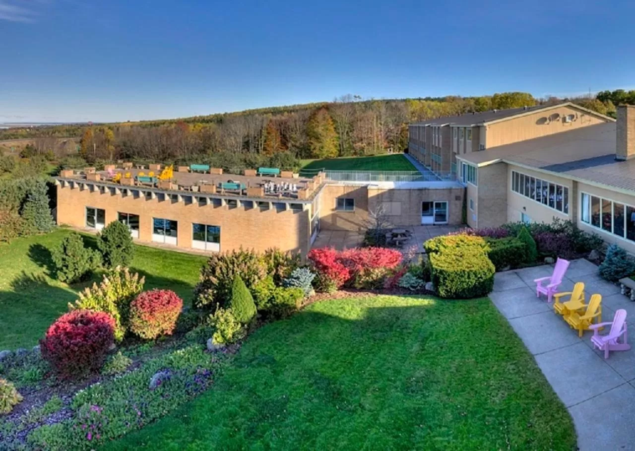 Property building in Old Orchard Inn