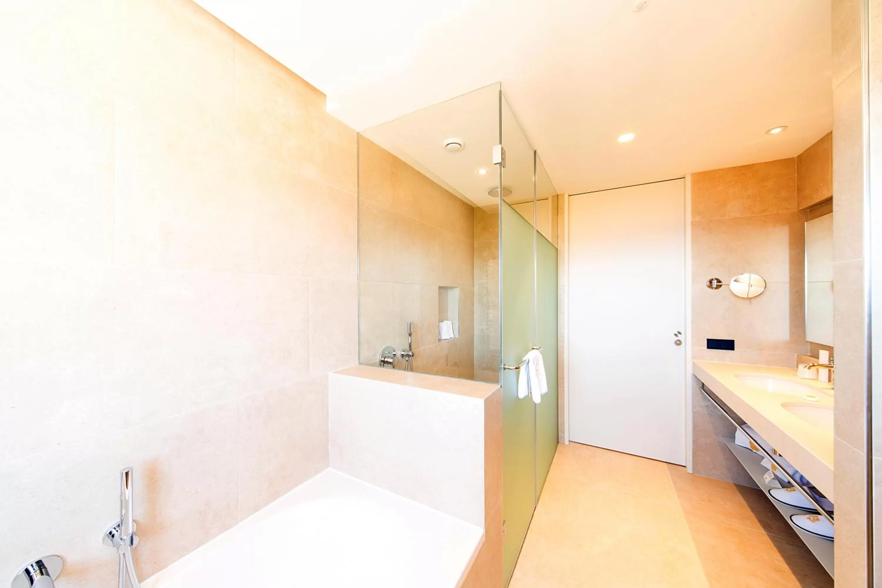 Shower in GPRO Valparaiso Palace & Spa