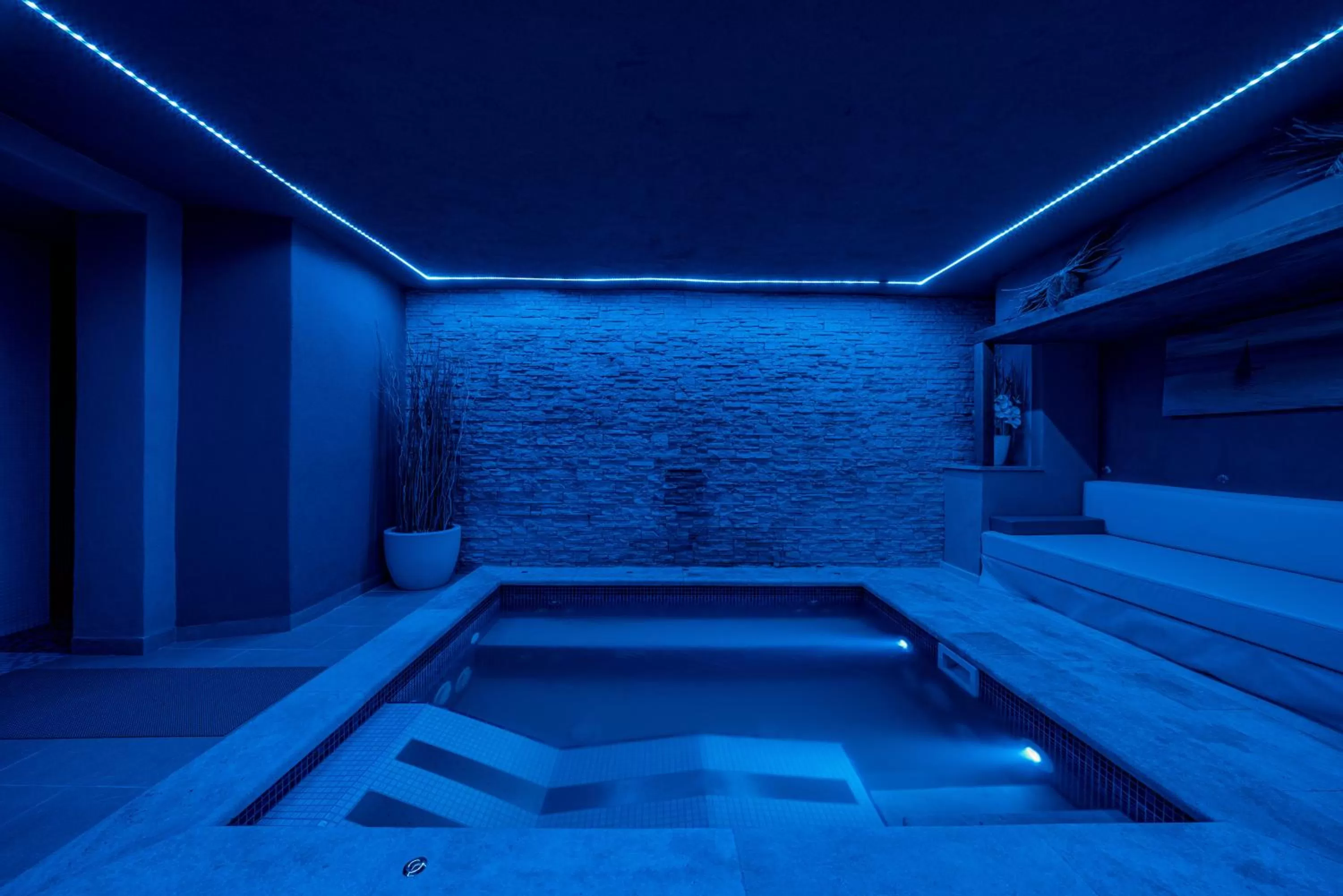 Swimming pool in Hotel Panorama