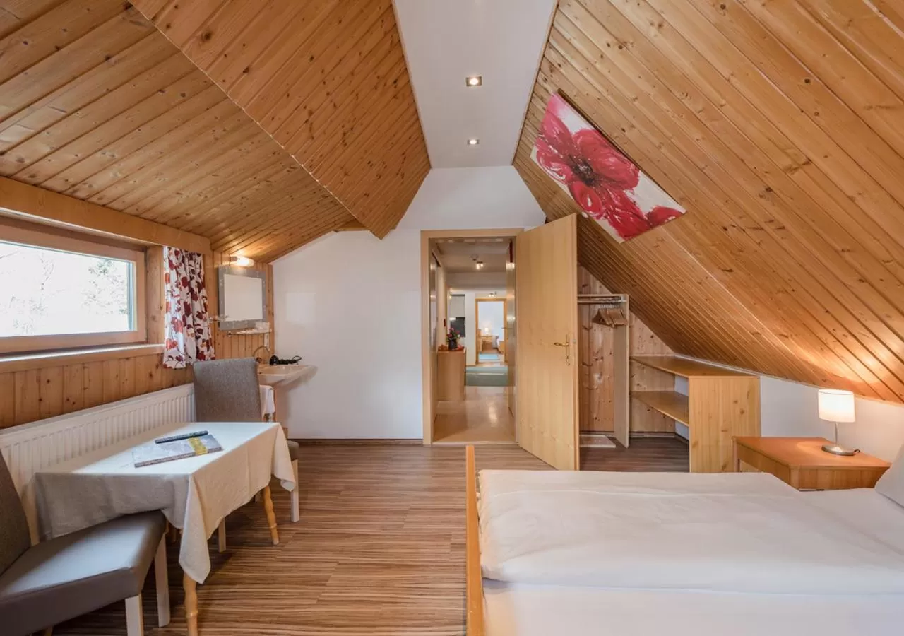 Photo of the whole room, Bed in GRUBERS, Hotel Appartments Gastein