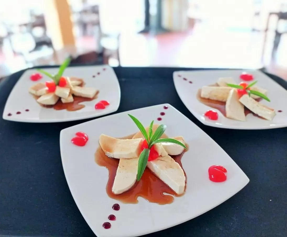 Restaurant/places to eat, Food in Hotel Las Rocas Resort Villanueva