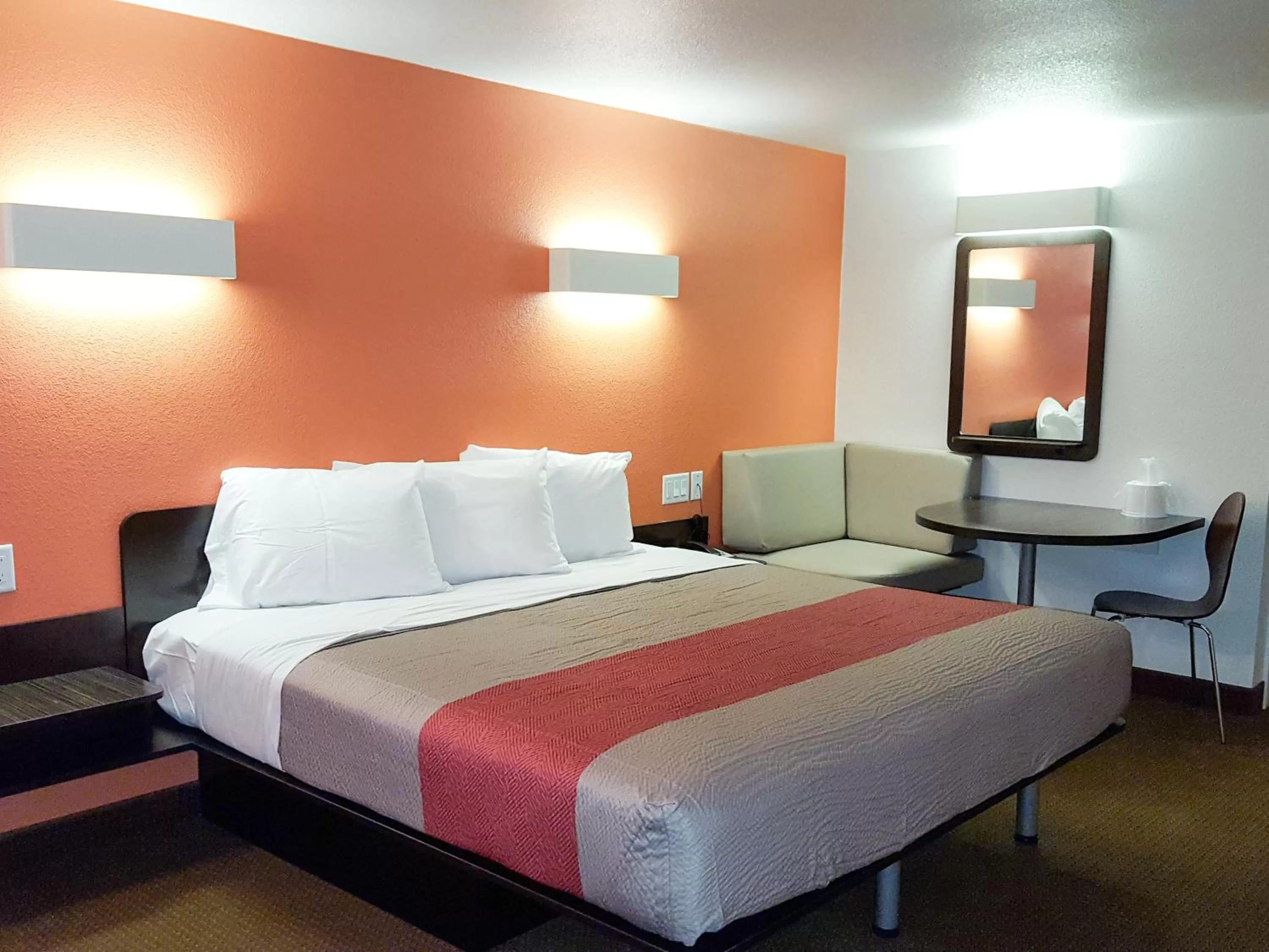 Bedroom, Bed in Motel 6-Erie, PA