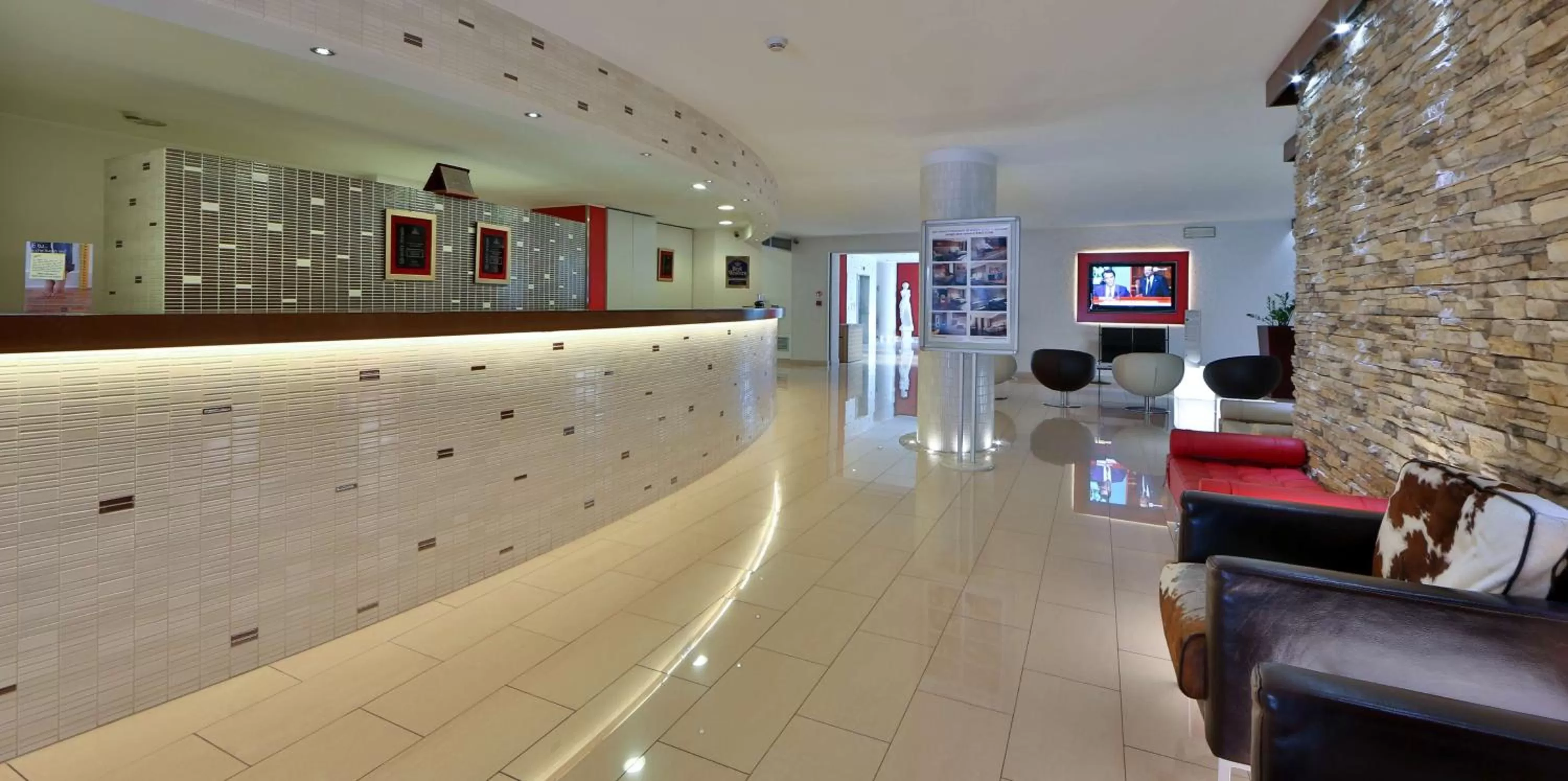 Lobby or reception in Best Western Plus Soave Hotel