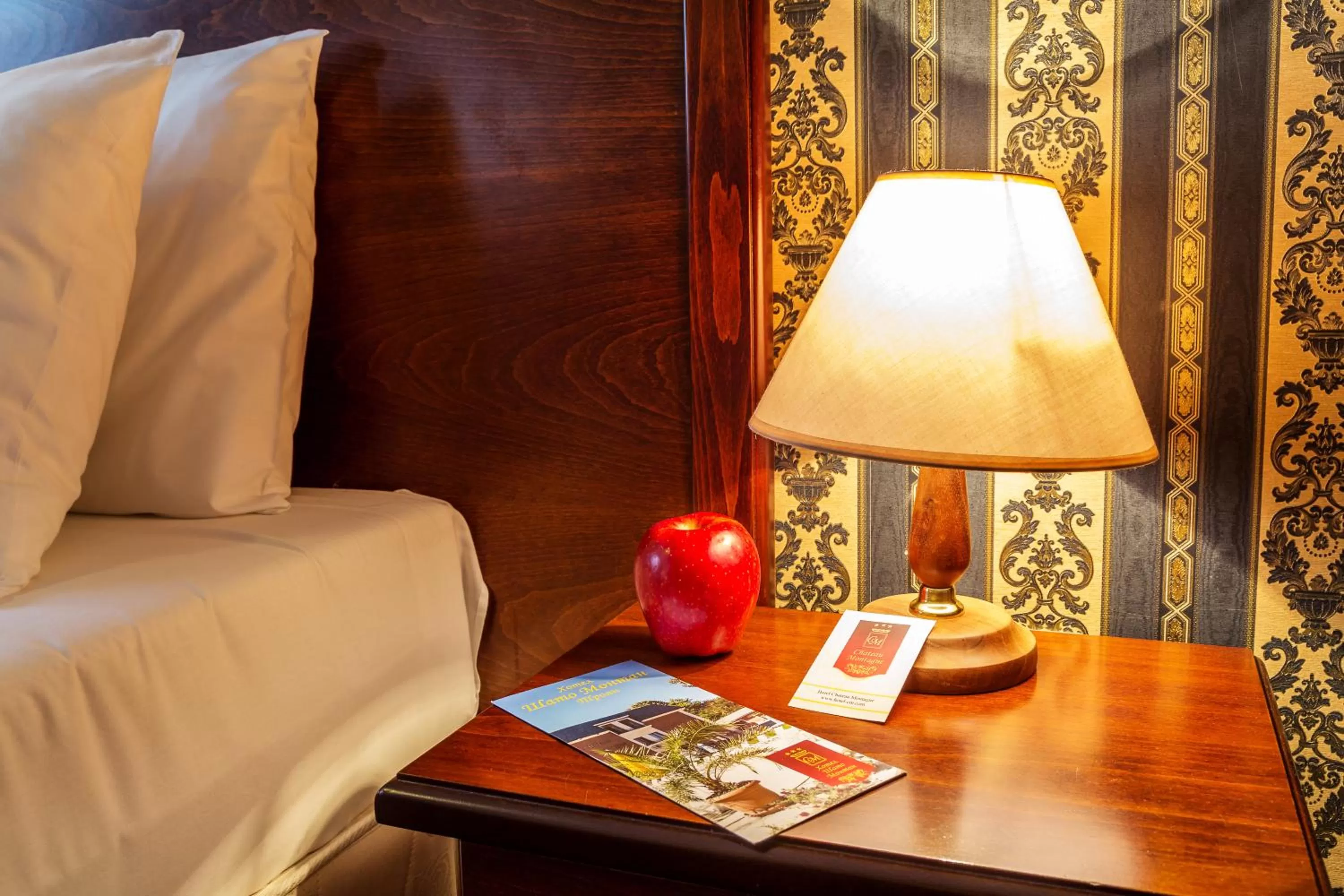 Bedroom, Bed in Chateau Montagne Hotel Troyan