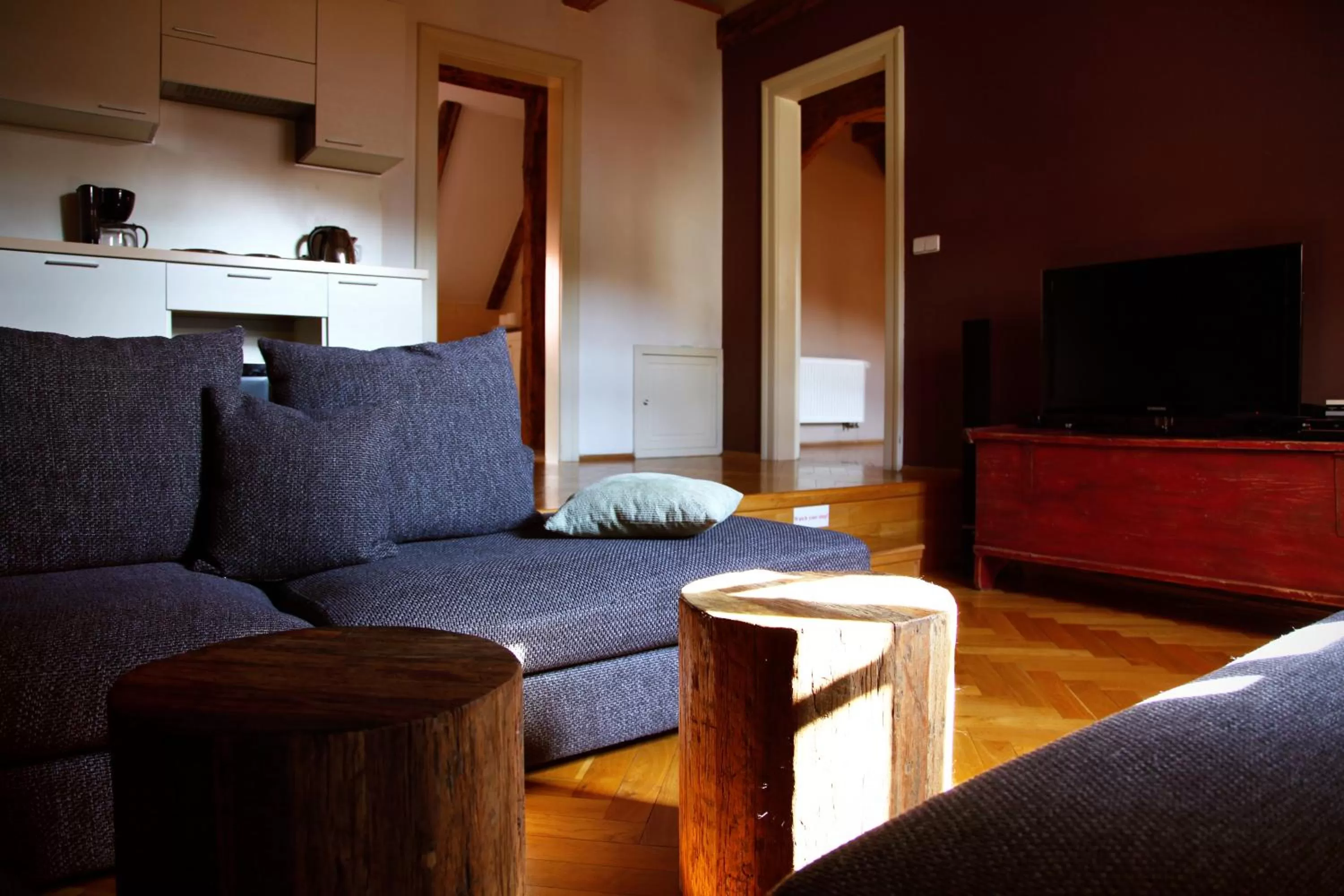 TV and multimedia in Three Golden Crowns Apartments