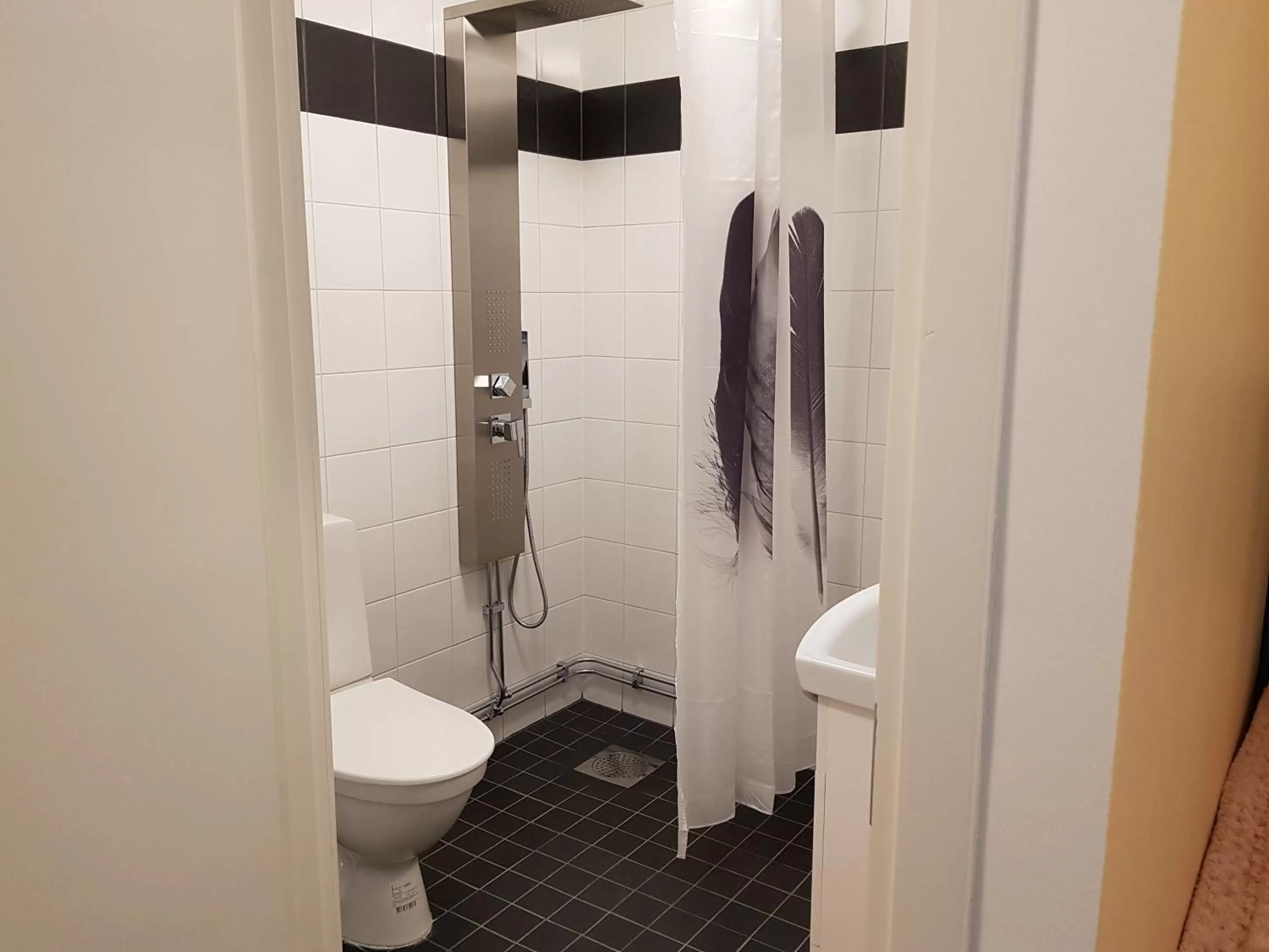 Shower in Hotel Kringelstaden