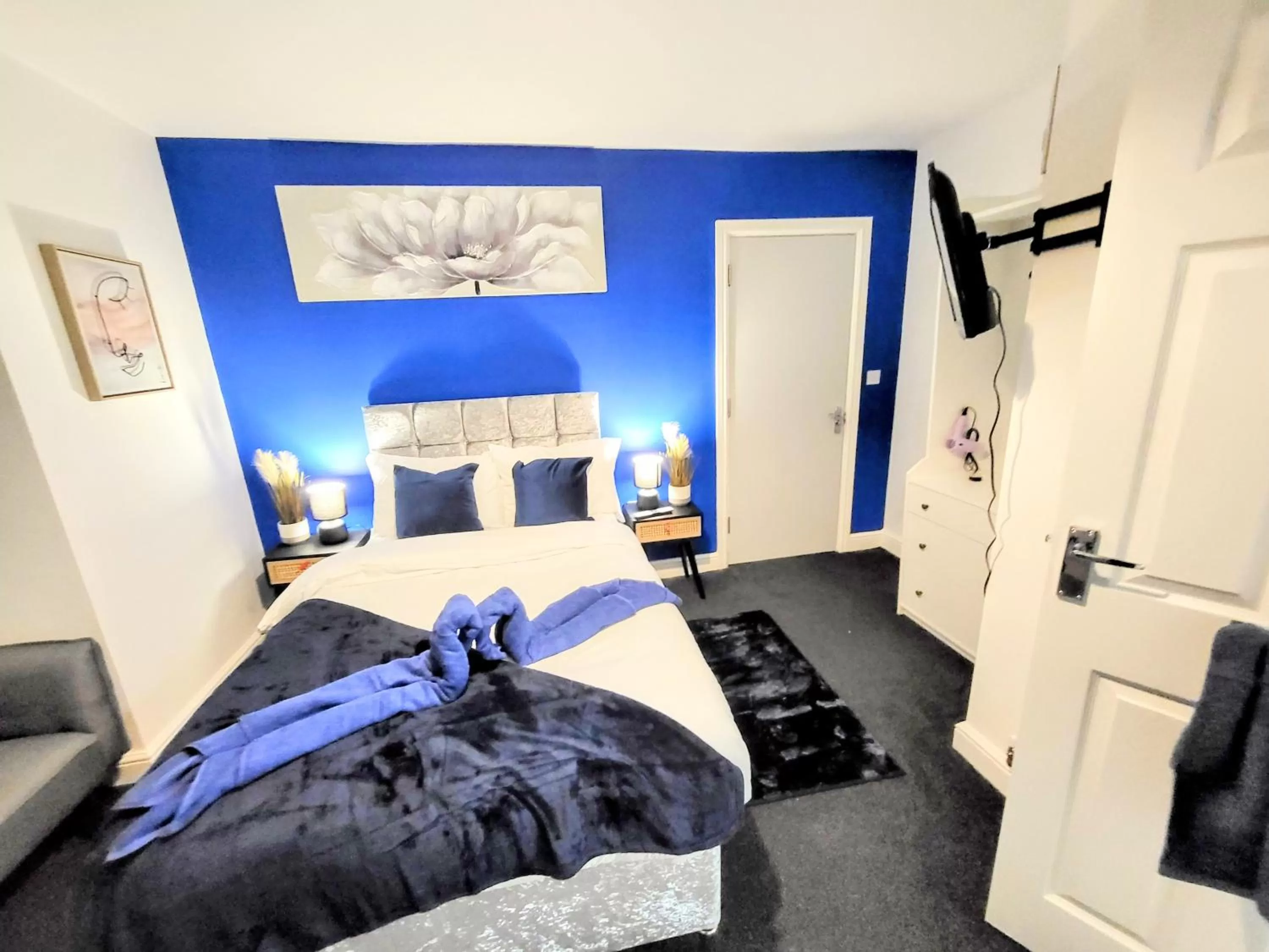 Bed in Burford Road - Stay. Sleep. Rest.