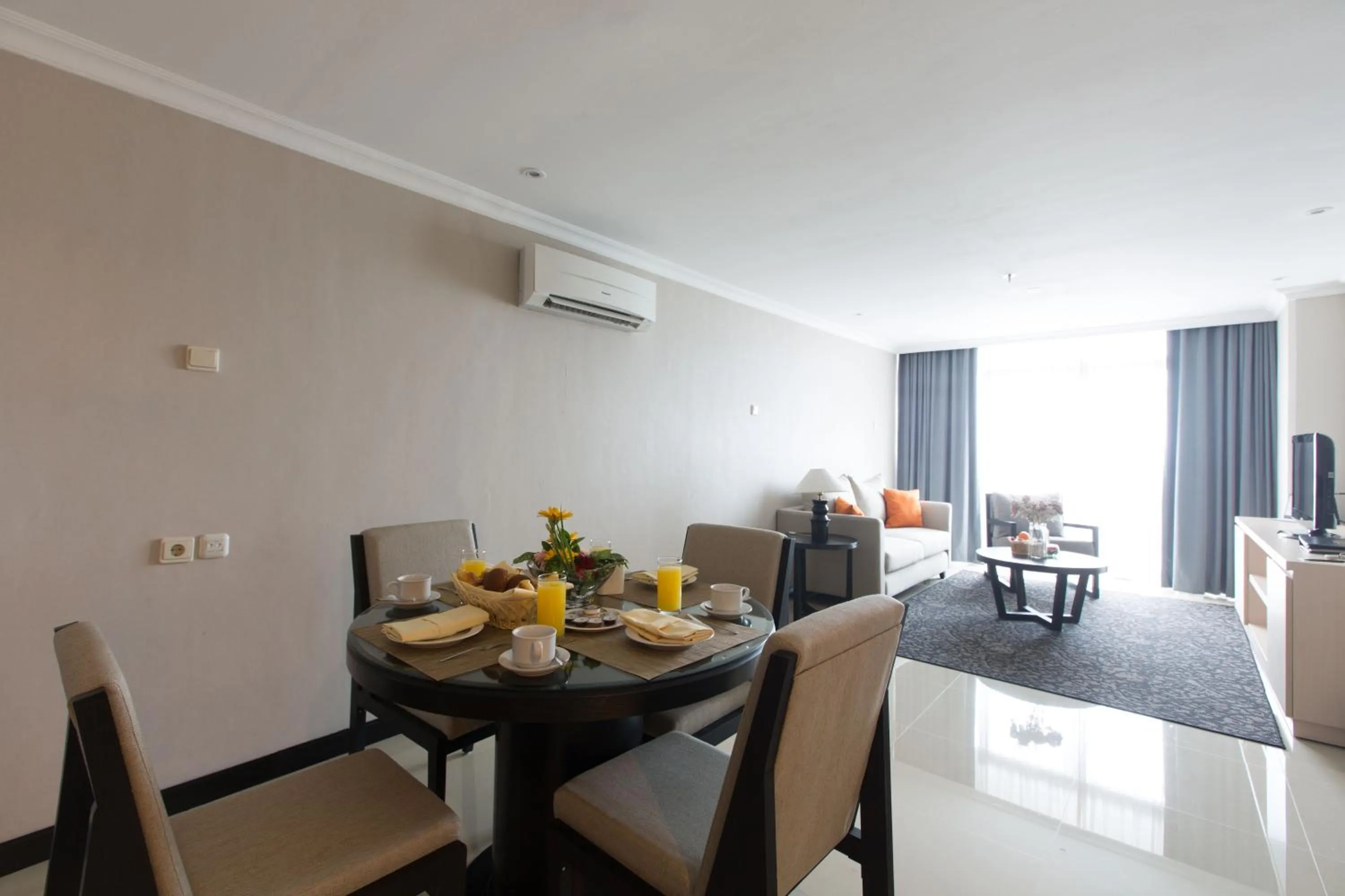 Living room in Kristal Hotel Jakarta