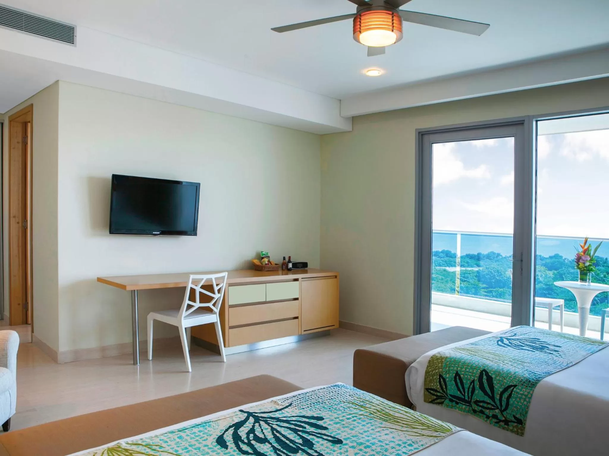 Balcony/Terrace, Bed in Las Americas Torre Del Mar