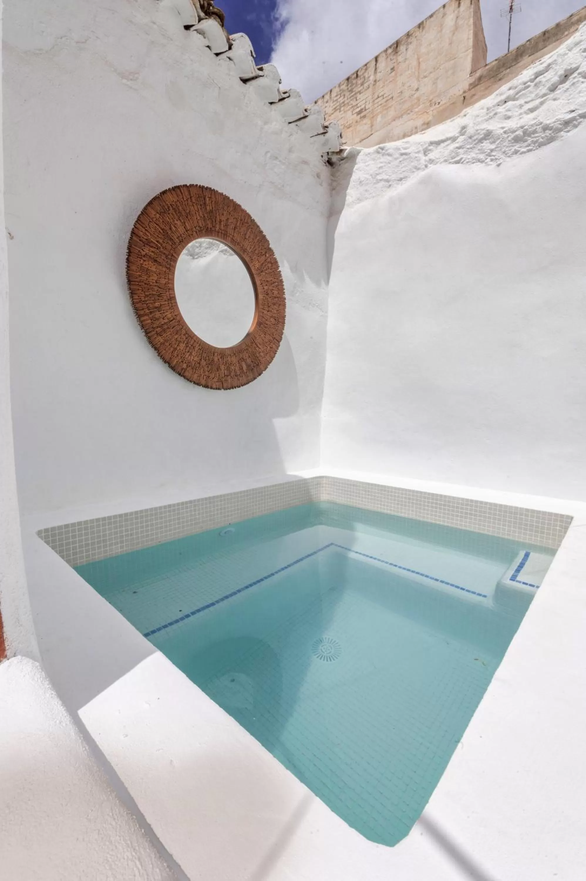 Swimming pool in Encanto Guesthouse