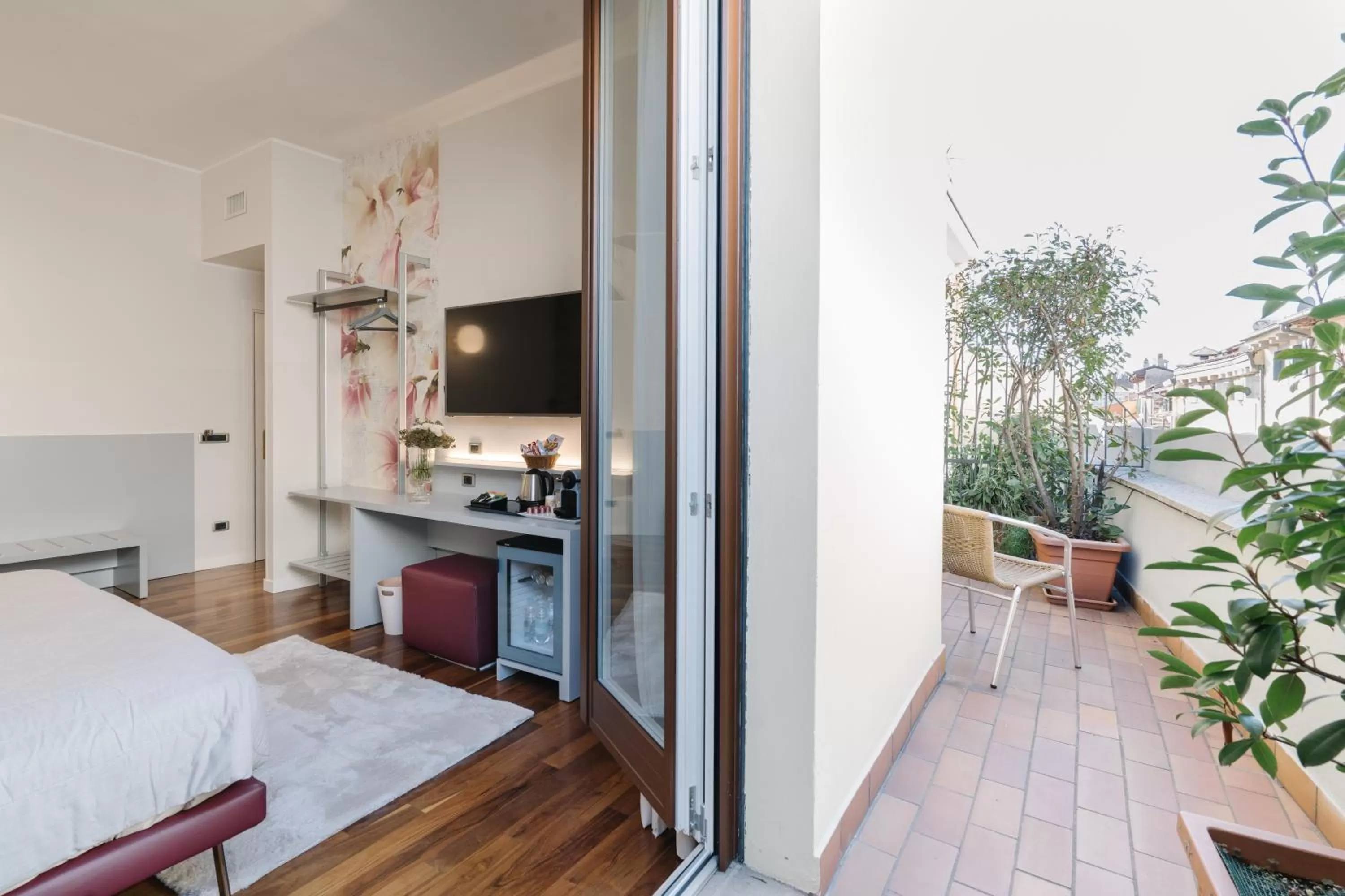 View (from property/room), Bed in Hotel Giulietta e Romeo ***S