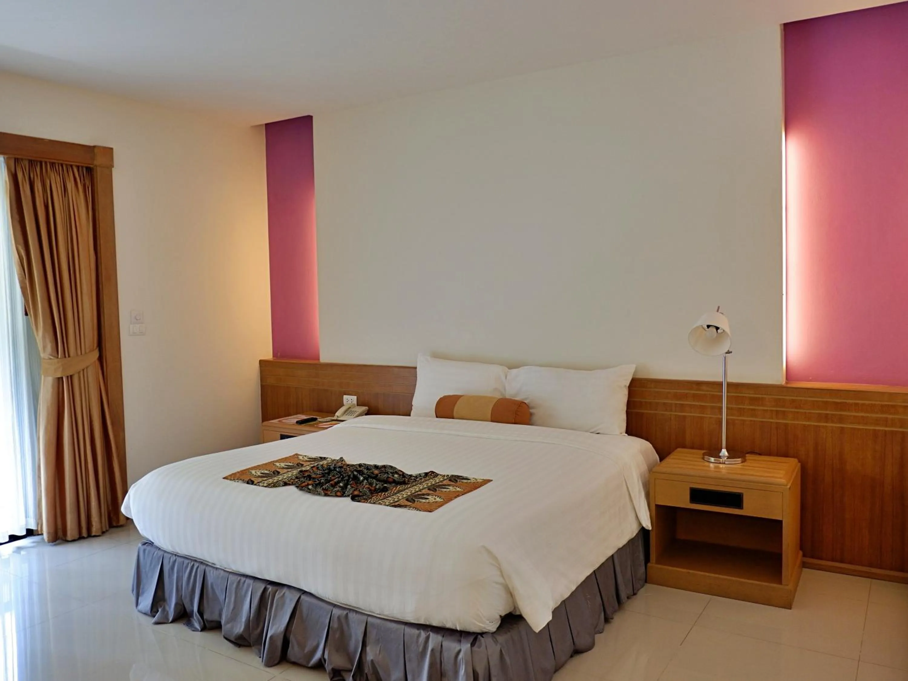 Bedroom, Bed in Tinidee Golf Resort Phuket