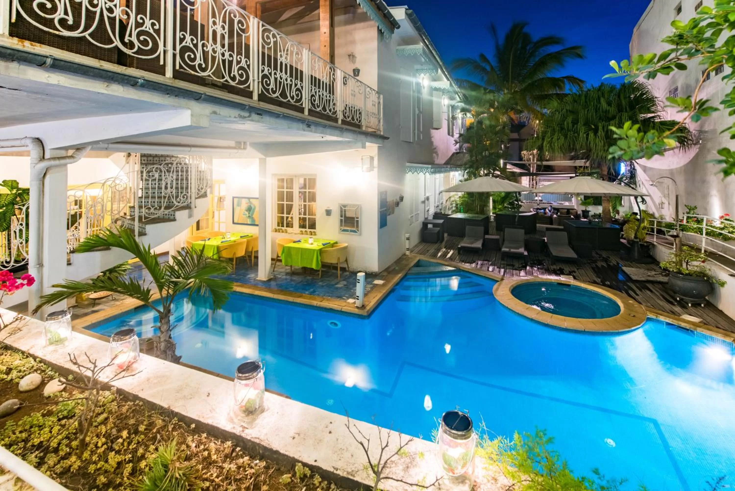Patio in Le Juliette Dodu- Le charme d'un monument historique
