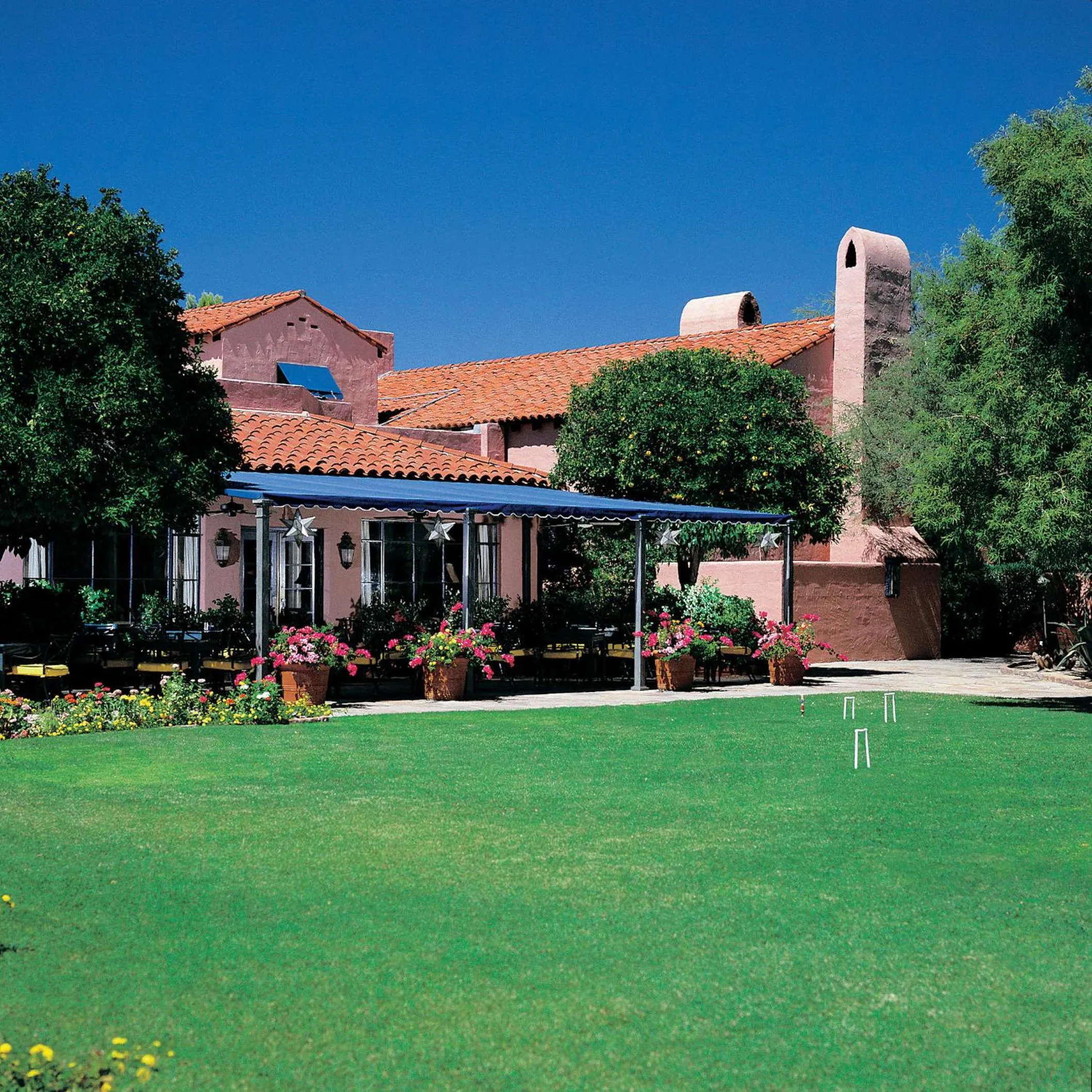 Facade/entrance in Arizona Inn