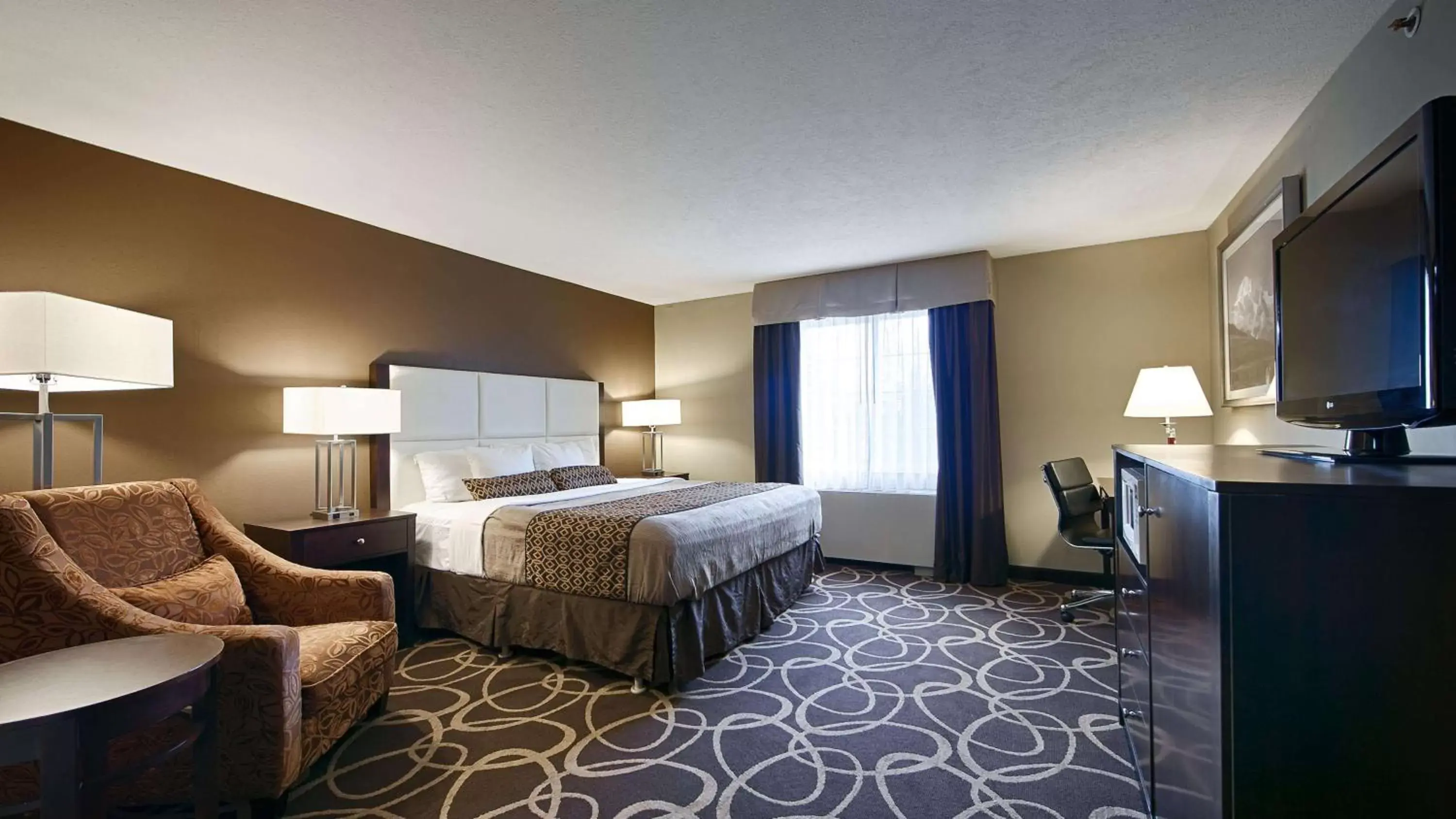 King Suite with Sofa Bed and Fireplace - Non-Smoking in Best Western Plus Pioneer Park Inn King Suite with Sofa Bed and Fireplace - Non-Smoking in Best Western Plus Pioneer Park Inn