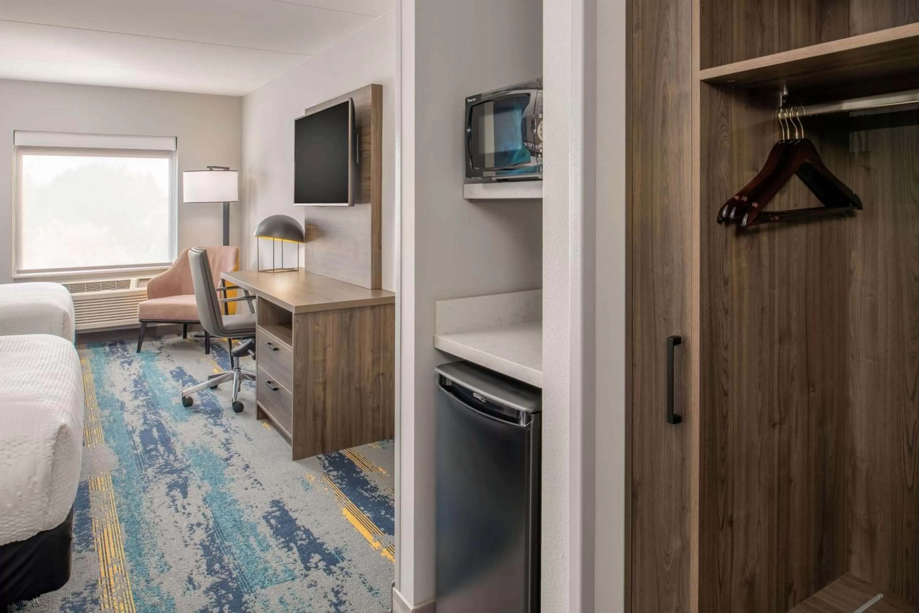 Photo of the whole room, Bed in La Quinta Inn & Suites by Wyndham Spokane Downtown