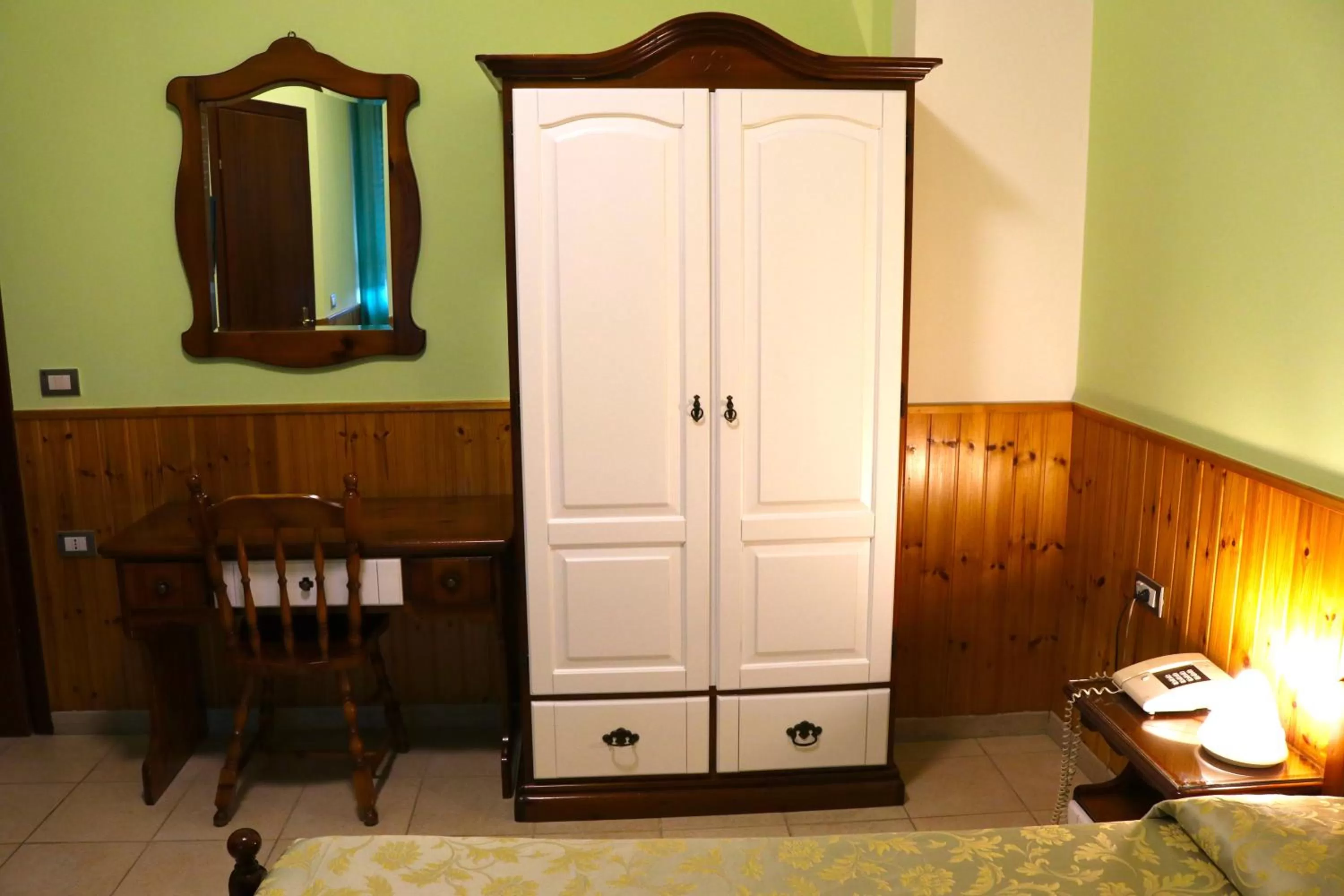 Photo of the whole room in Tourist Hotel