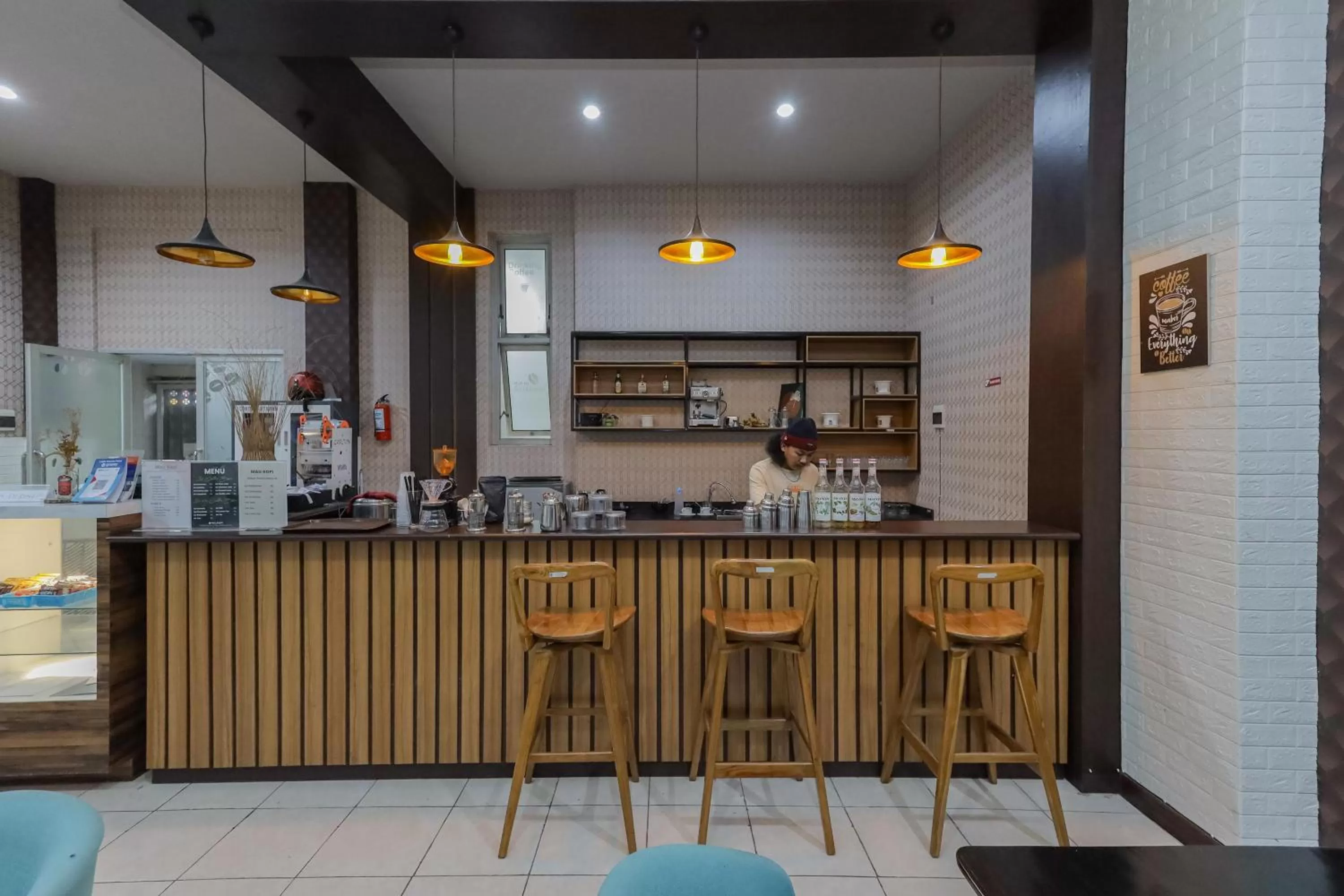 Restaurant/places to eat in RedDoorz Syariah @ Klojen Malang