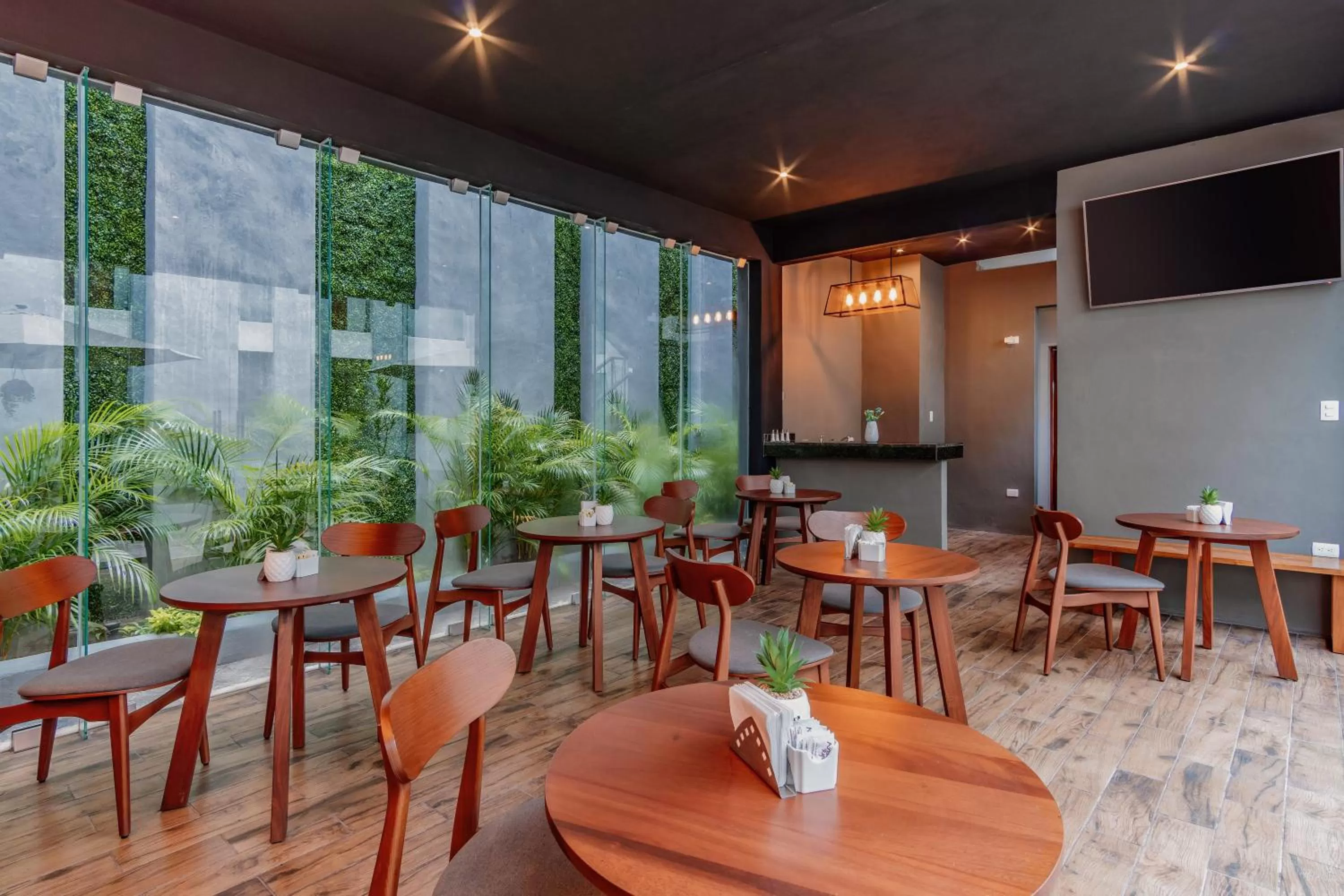 Restaurant/places to eat in Youssef Exceptionnel Merida