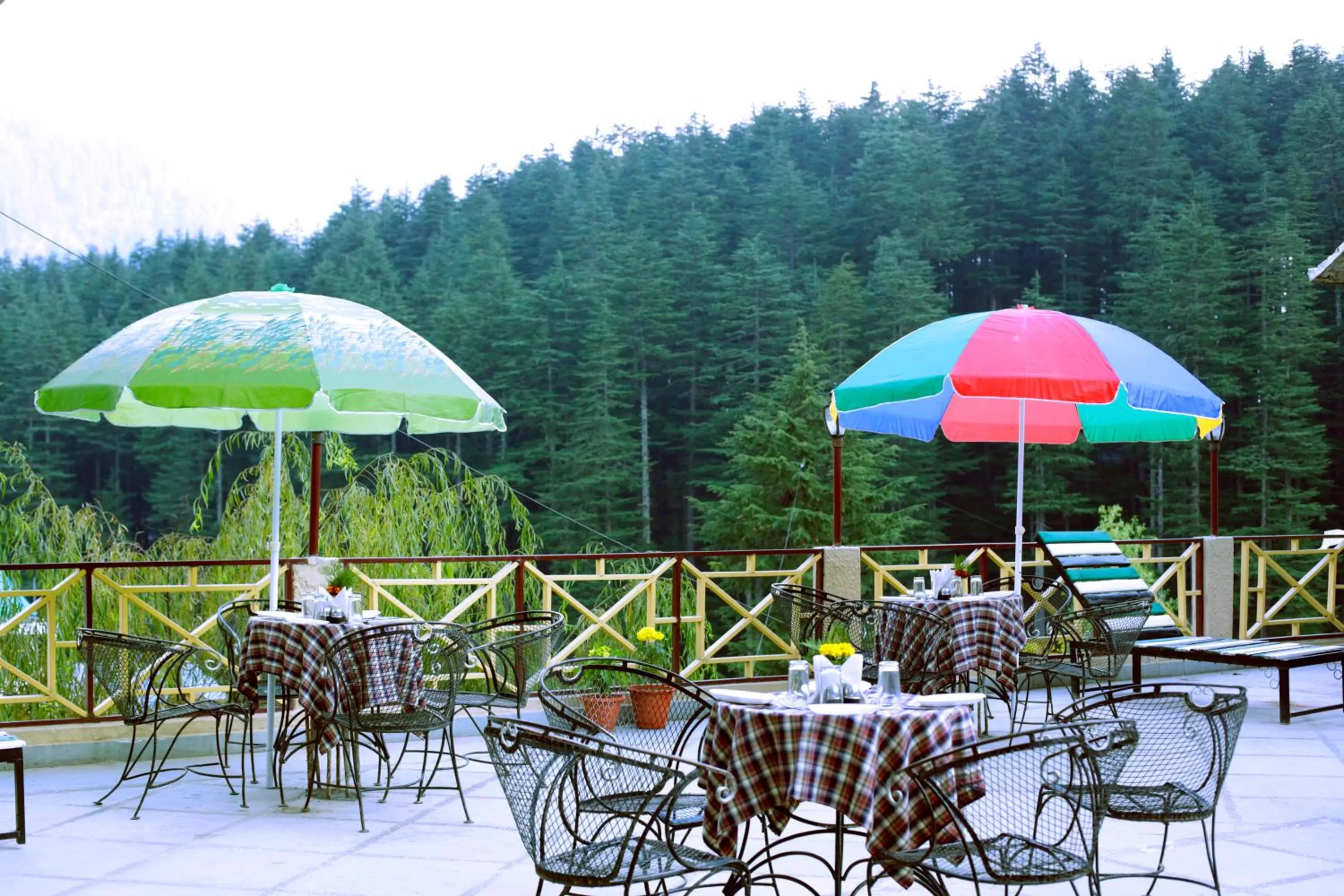 Restaurant/Places to Eat in Snow Valley Resorts & Spa Manali