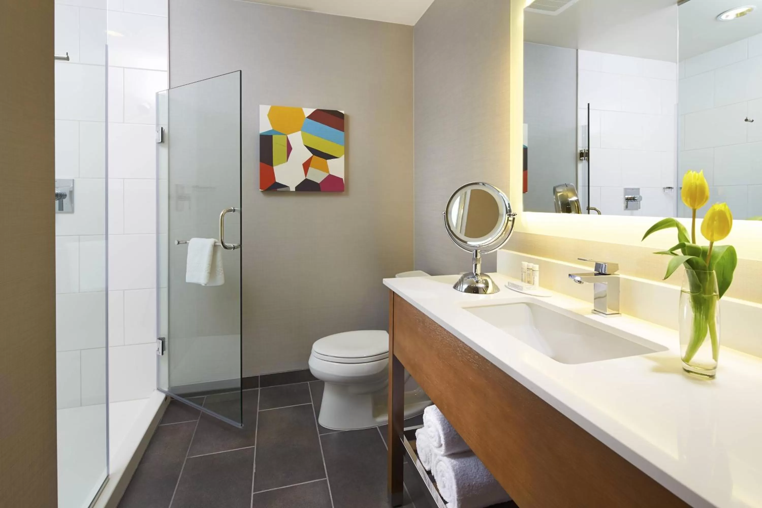 Bathroom in Courtyard by Marriott Sunnyvale Silicon Valley