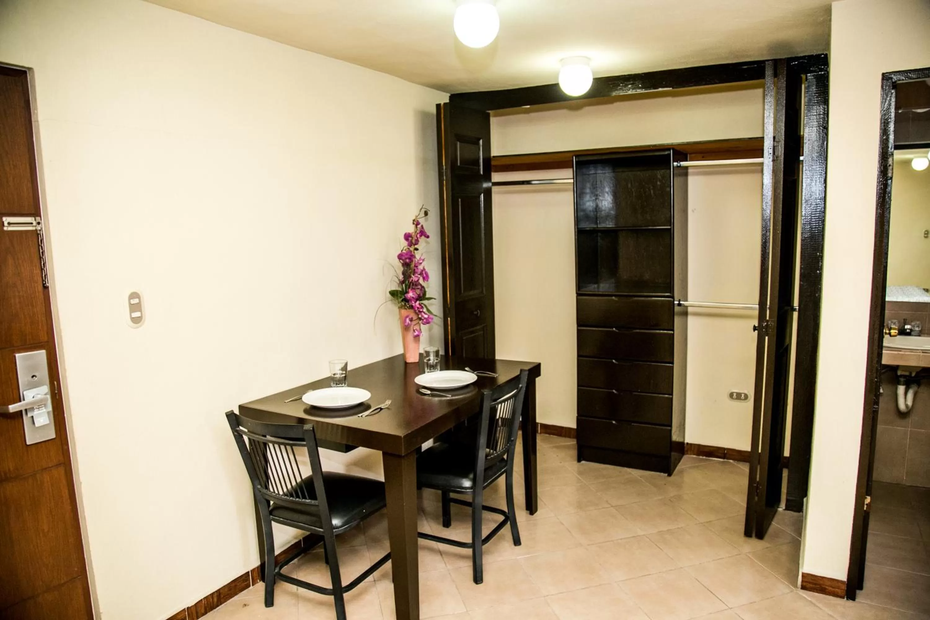 Dining area in Booking Dioh