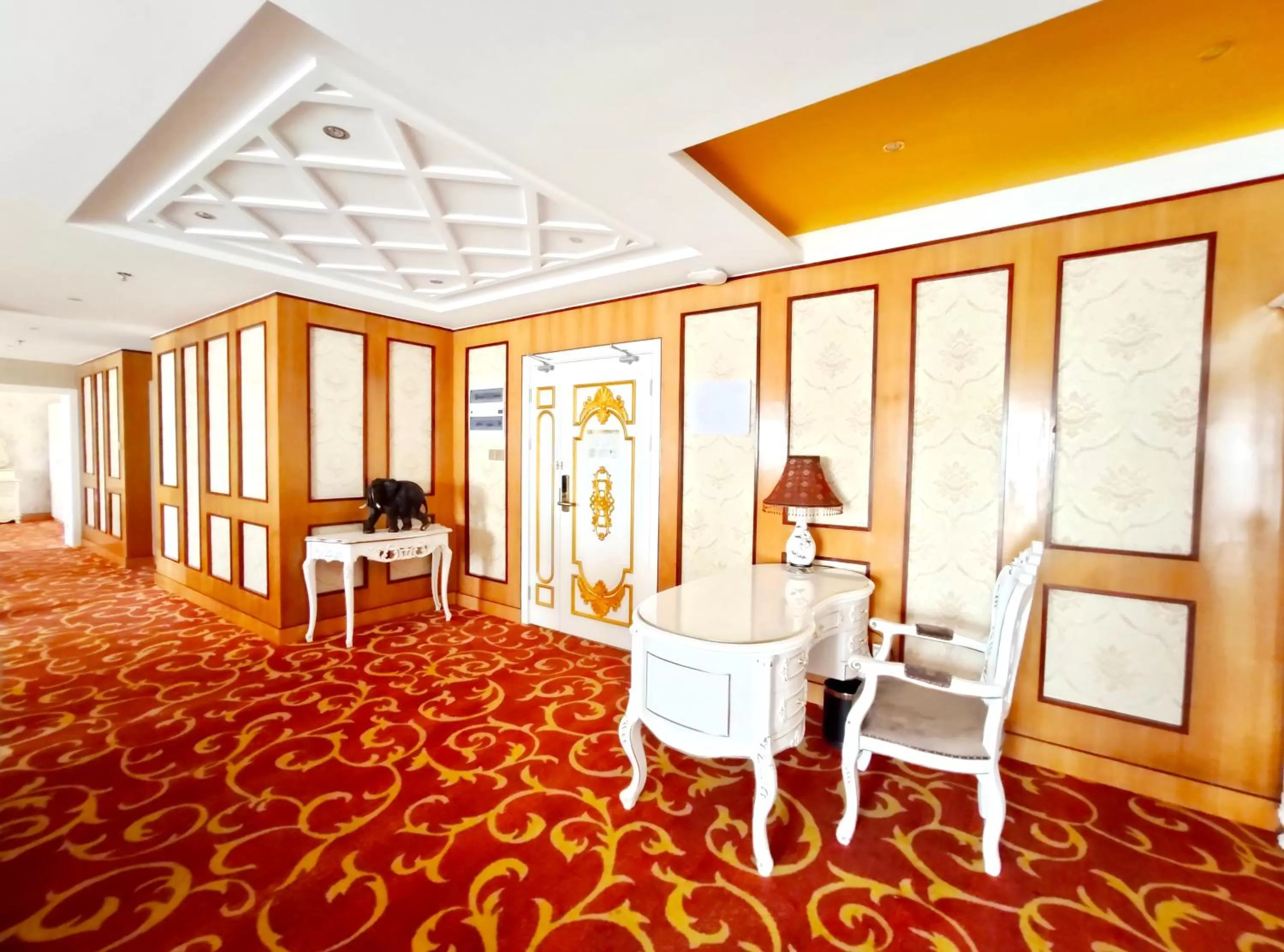 Living room in Golden Peacock Hotel Blantyre