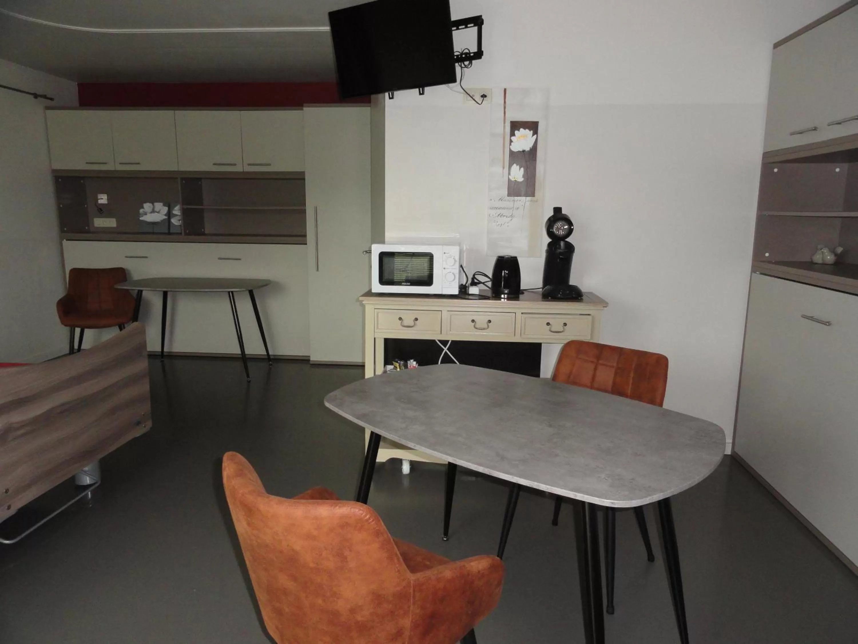 Dining area, Kitchen/Kitchenette in B&B Altijd Genieten