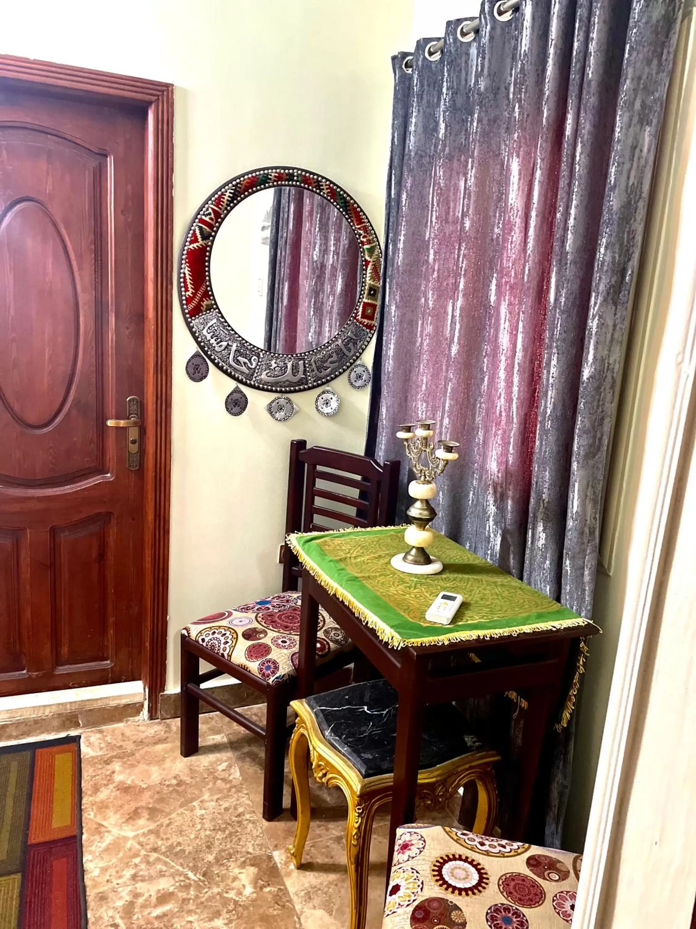 Dining Area in Sphinx palace pyramids view
