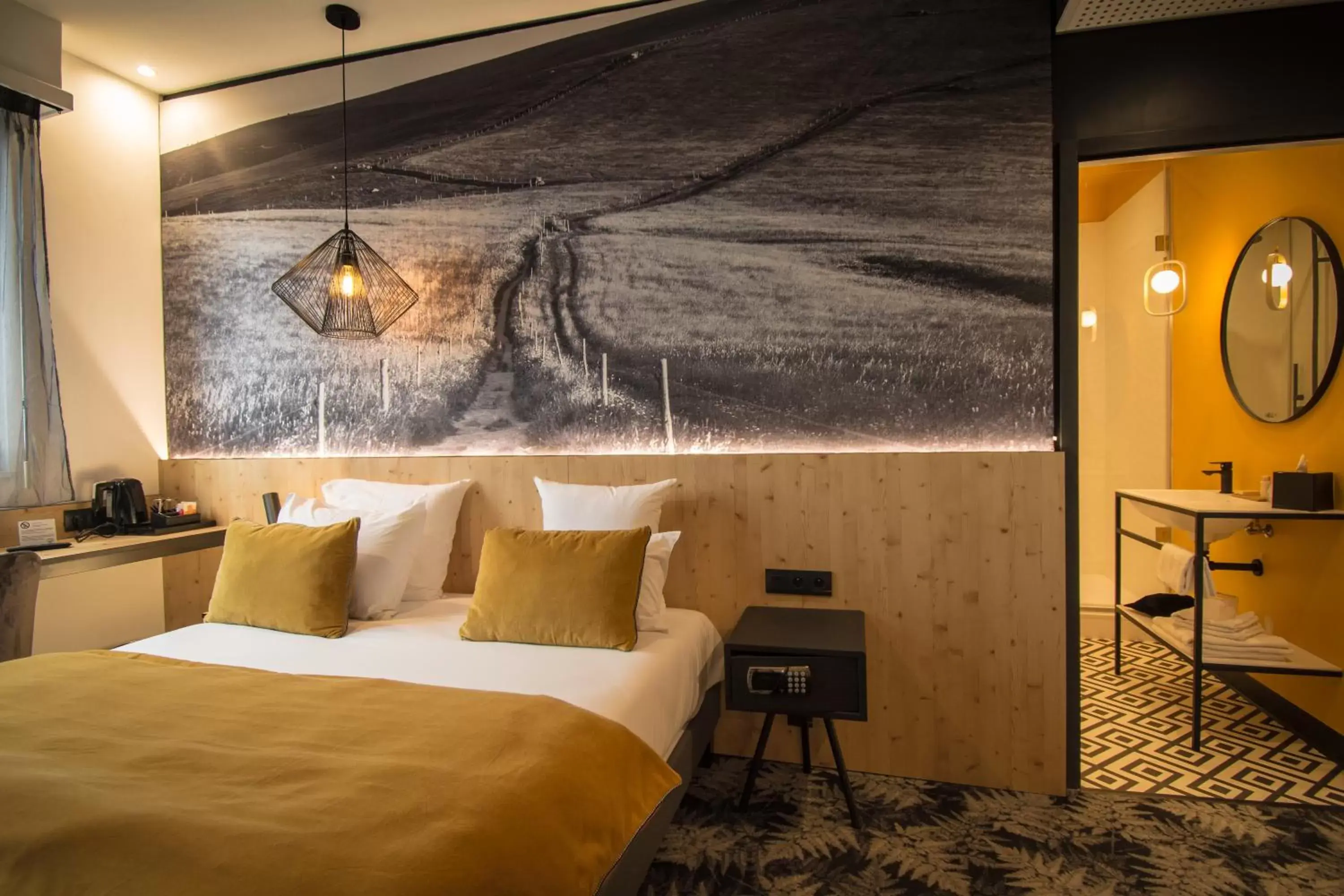 Double Room in L' Hôtel & Spa Ribeauville-proche Colmar & Haut Koenigsbourg Double Room in L' Hôtel & Spa Ribeauville-proche Colmar & Haut Koenigsbourg