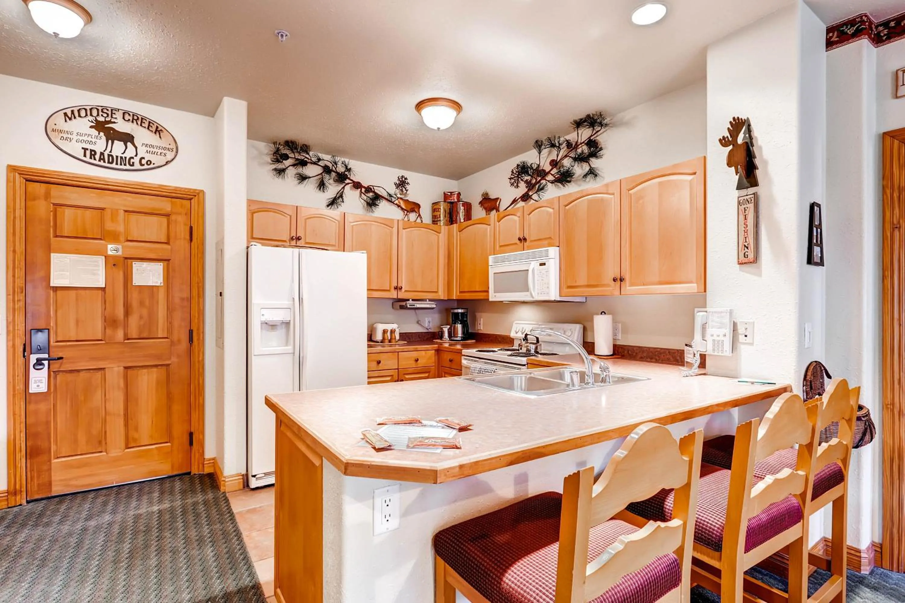 Kitchen or kitchenette in Gateway Mountain Lodge by Keystone Resort