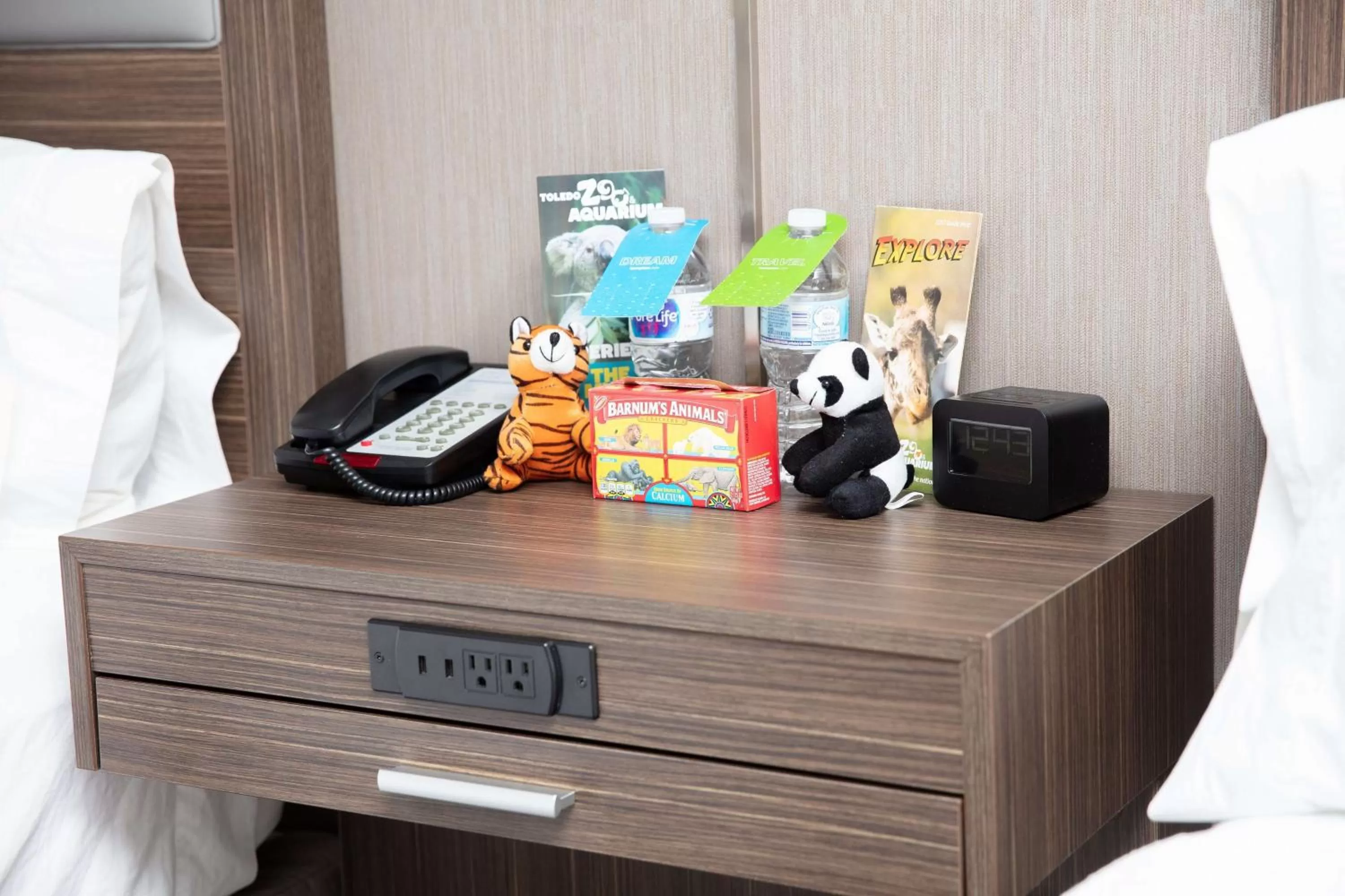 Photo of the whole room in Hampton Inn Toledo Oregon