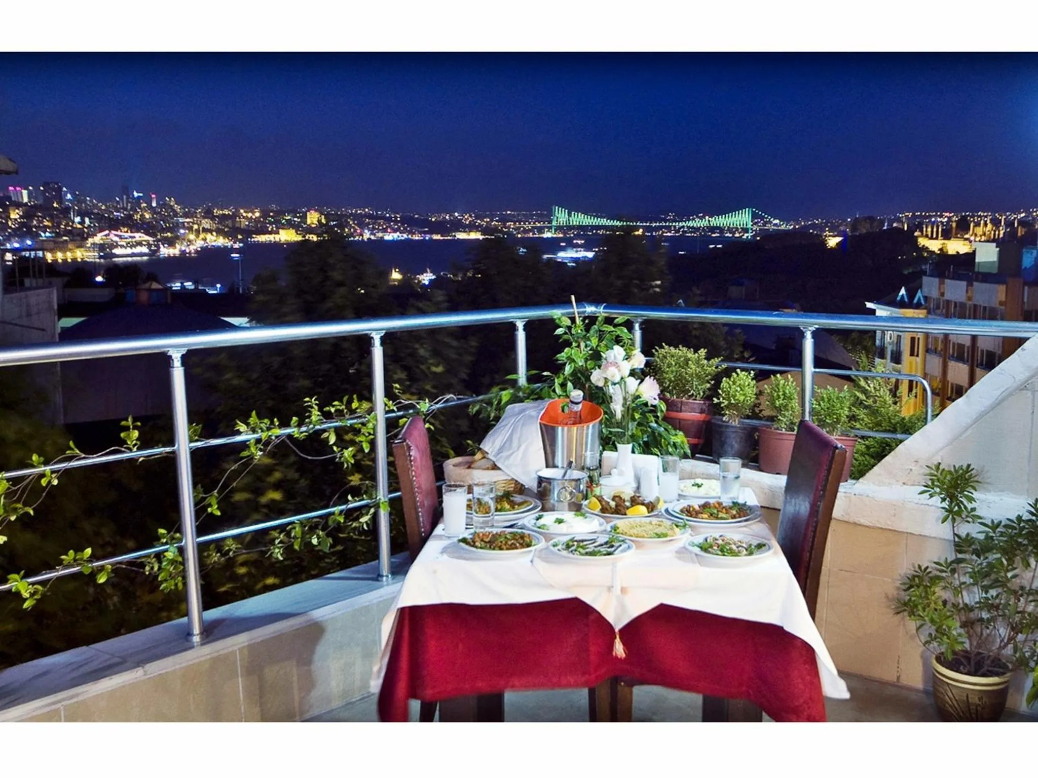 Restaurant/places to eat in Meddusa Hotel