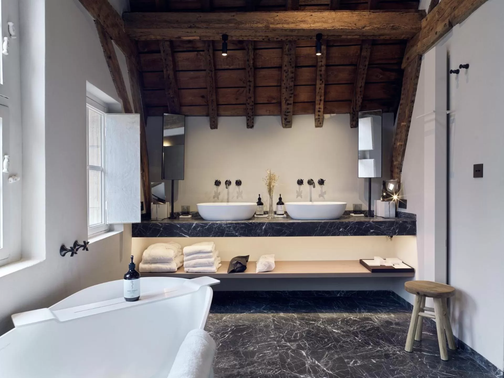 Bathroom, Bed in Botanic Sanctuary Antwerp - The Leading Hotels of the World