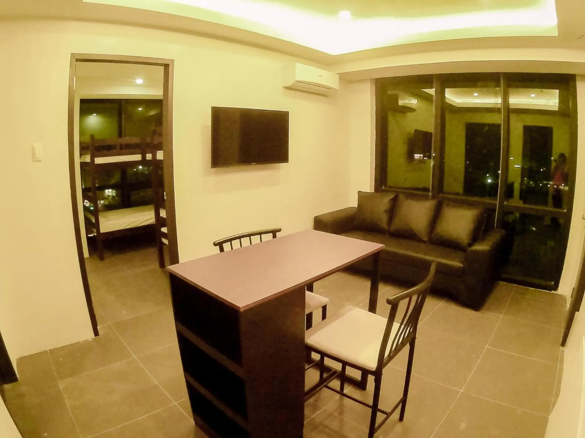 Living room in Mabolo Royal Hotel