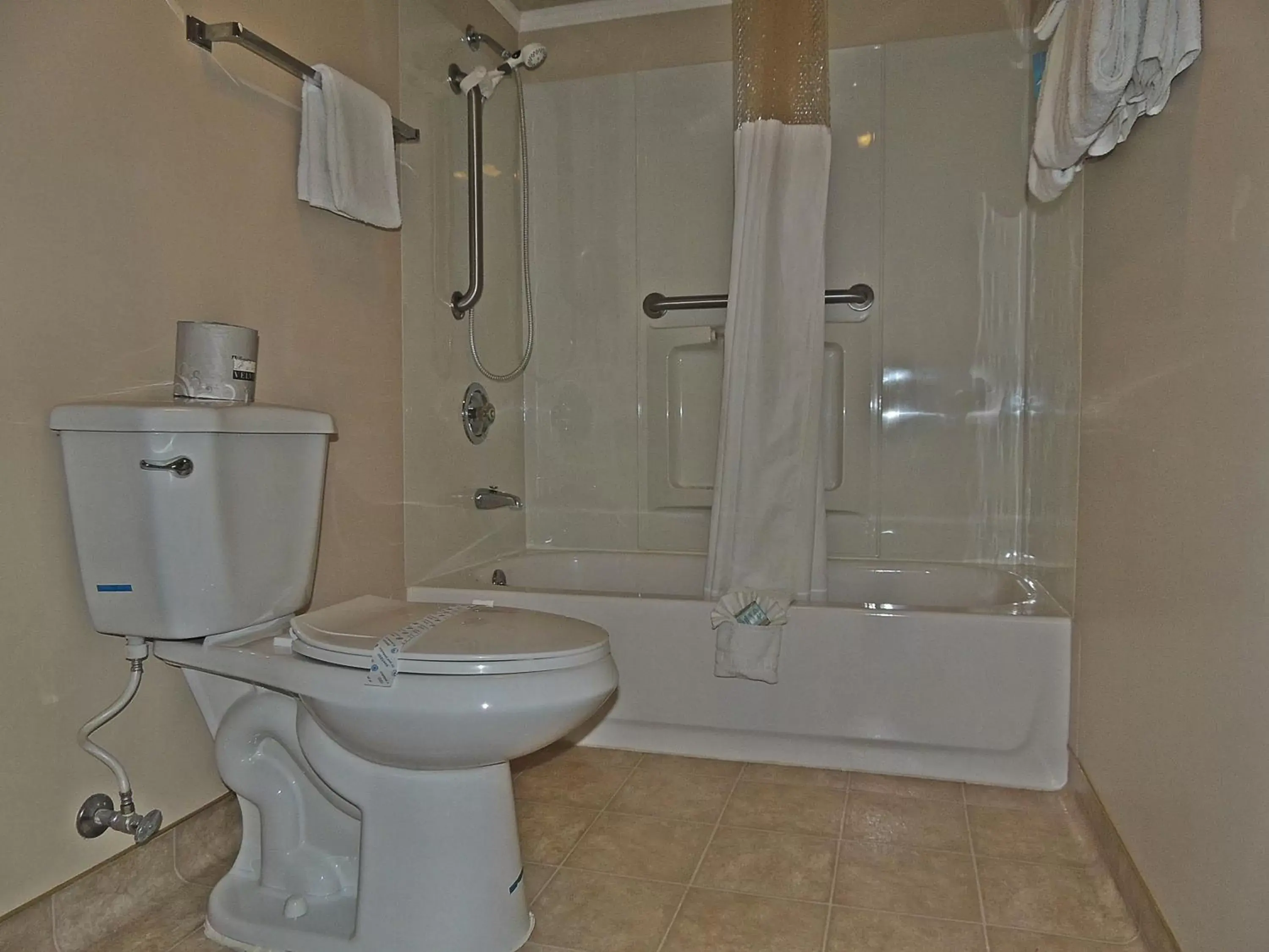 Deluxe Queen Room - Non-Smoking in Travelodge by Wyndham Kalispell Deluxe Queen Room - Non-Smoking in Travelodge by Wyndham Kalispell