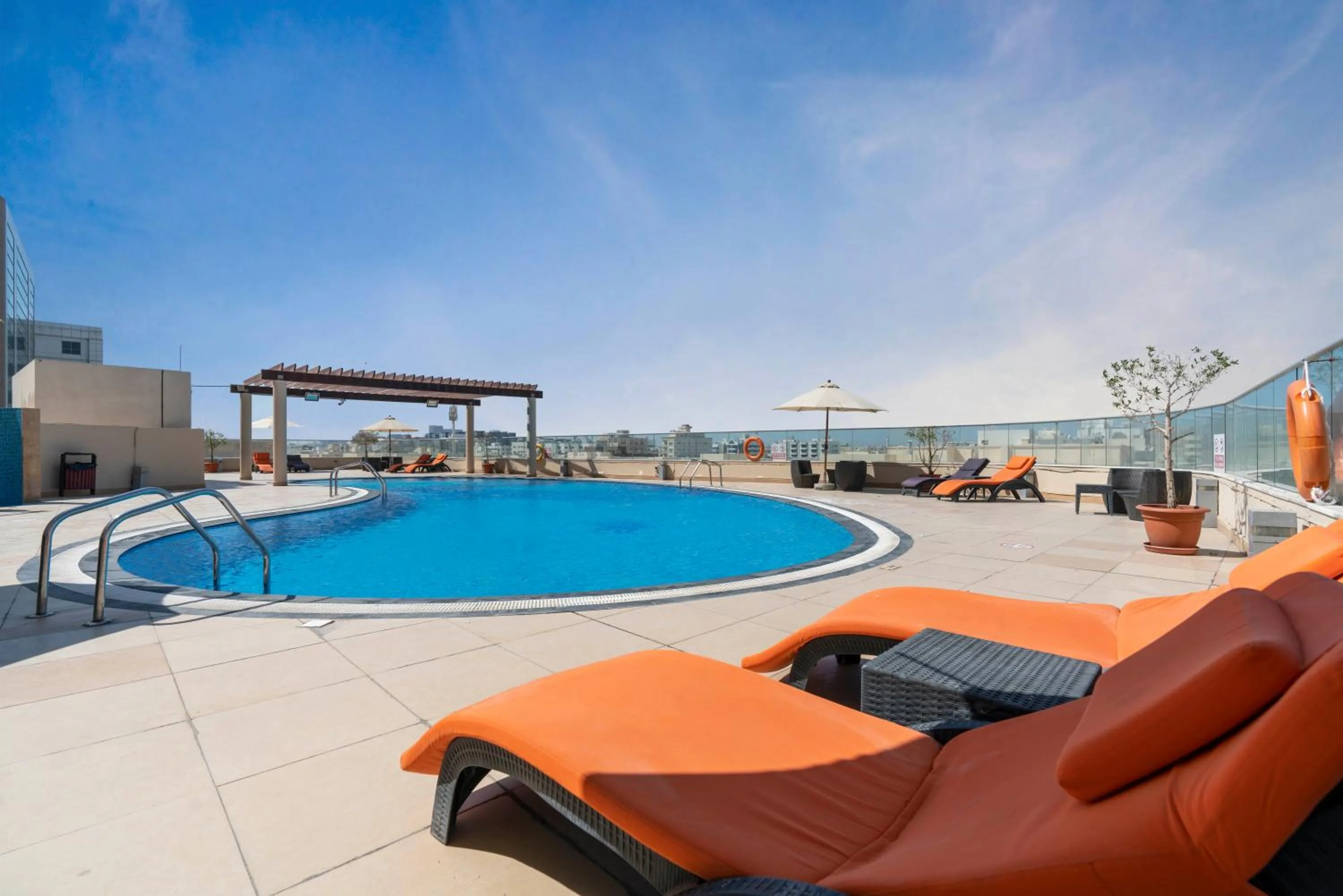 Swimming pool in Star Metro Deira Hotel Apartments