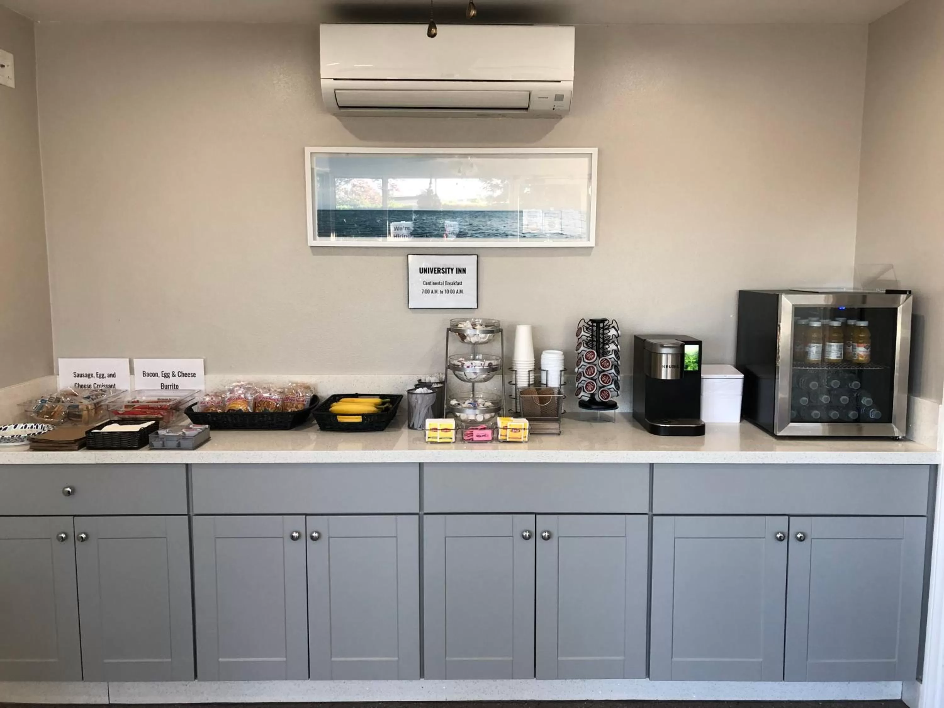 Breakfast in University Inn at San Luis Obispo