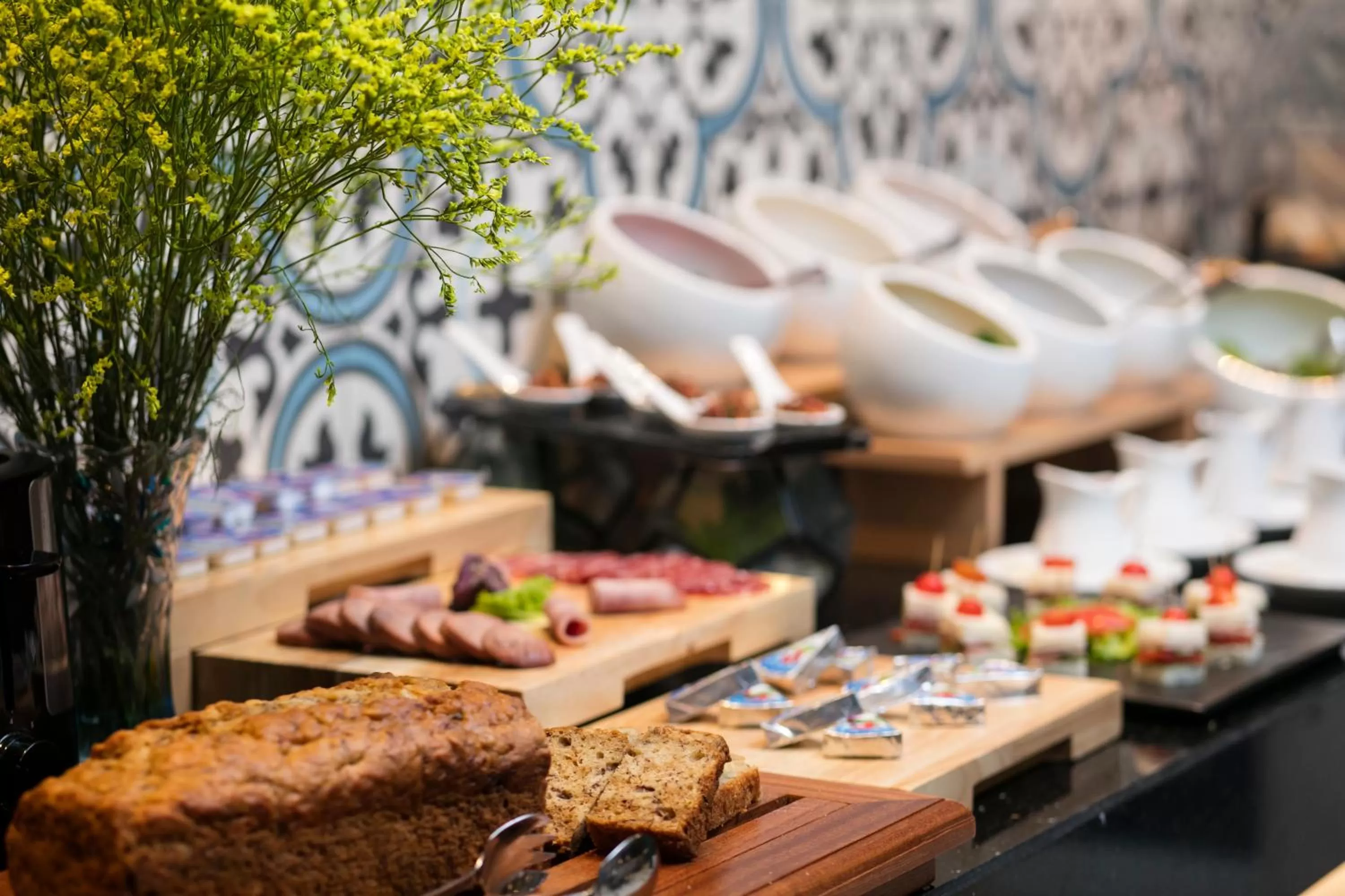 Restaurant/places to eat in Hanoi Allure Hotel