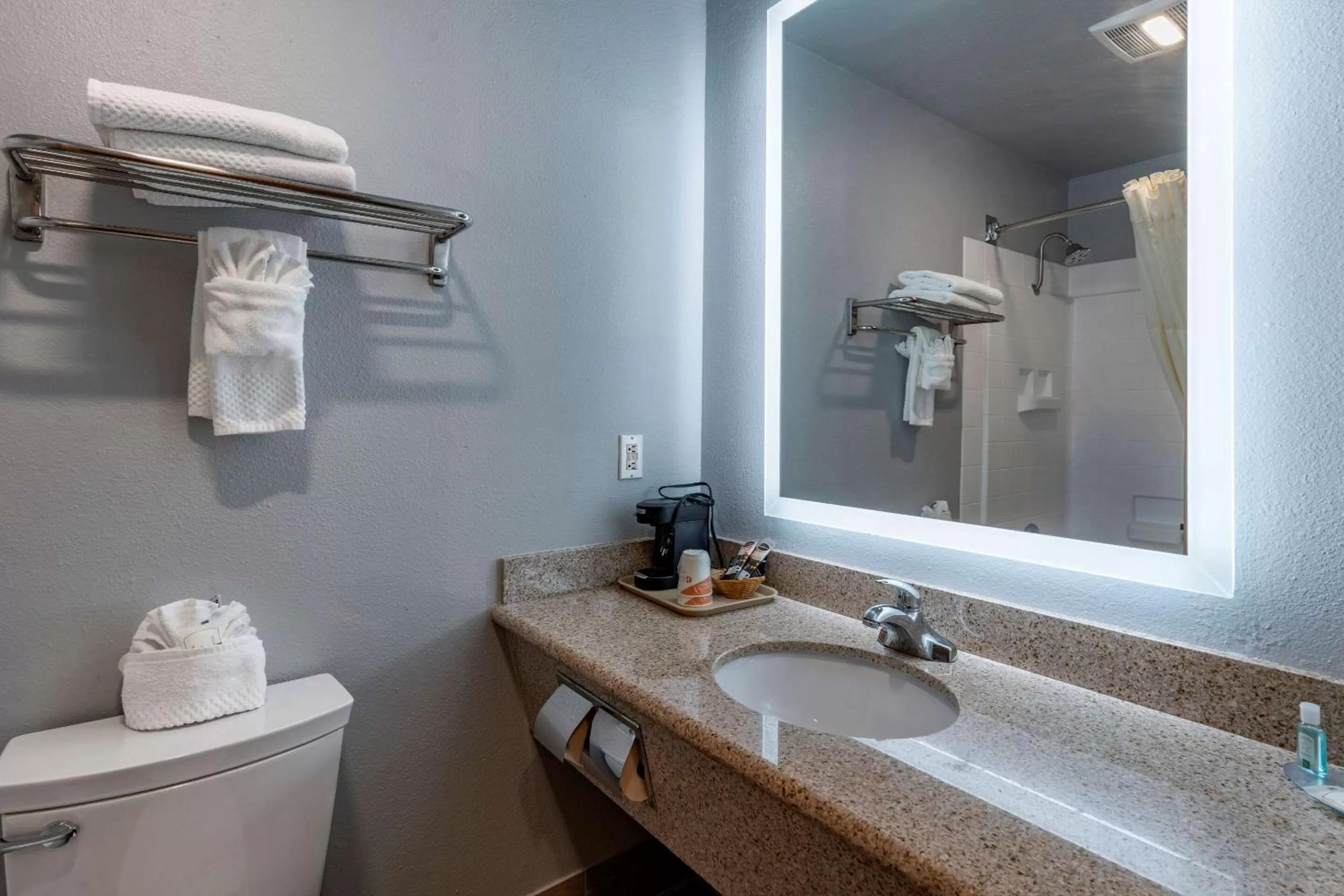 Bedroom in Quality Inn