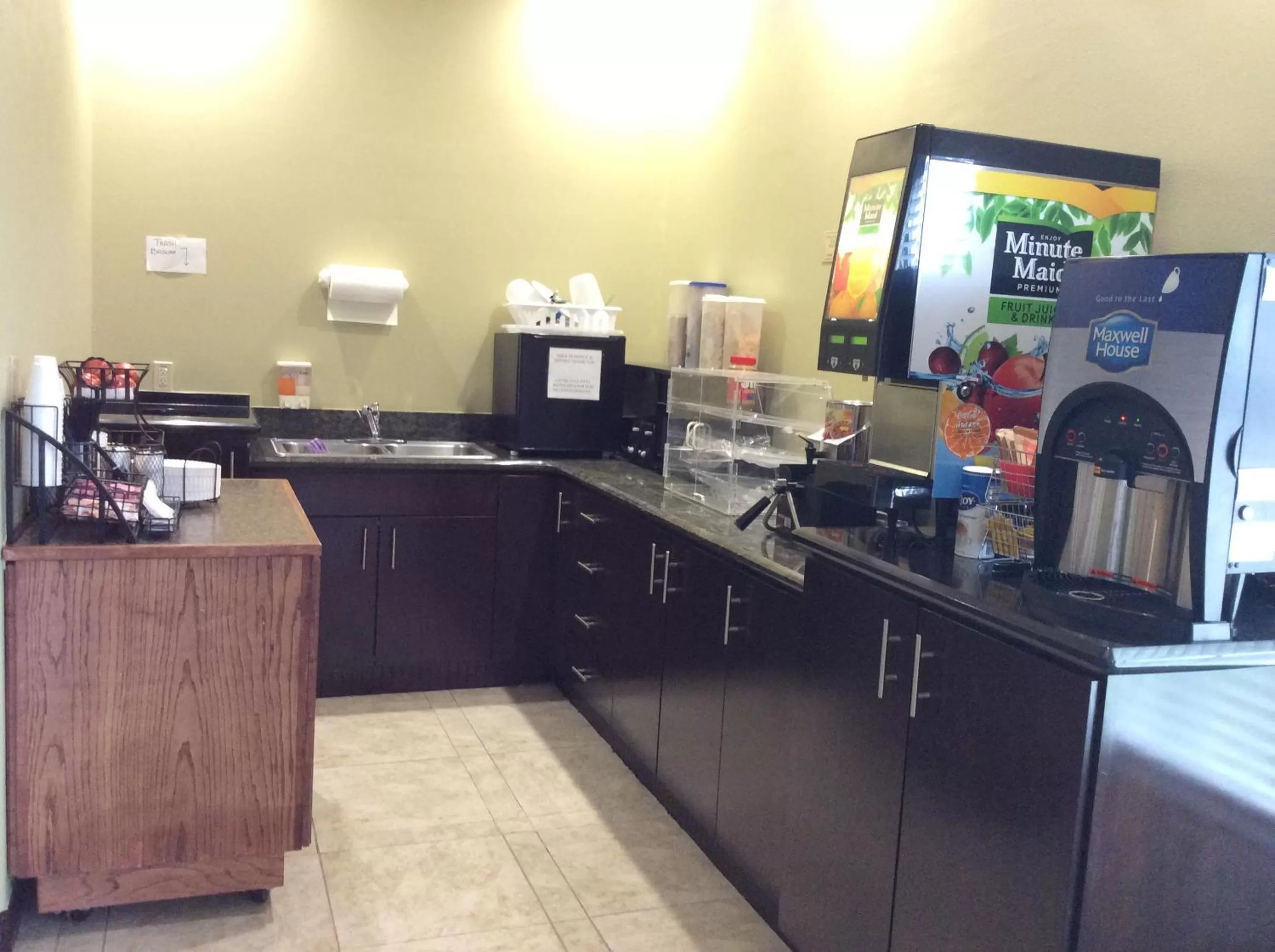 Continental breakfast in Texas Inn - Welasco/Mercedes