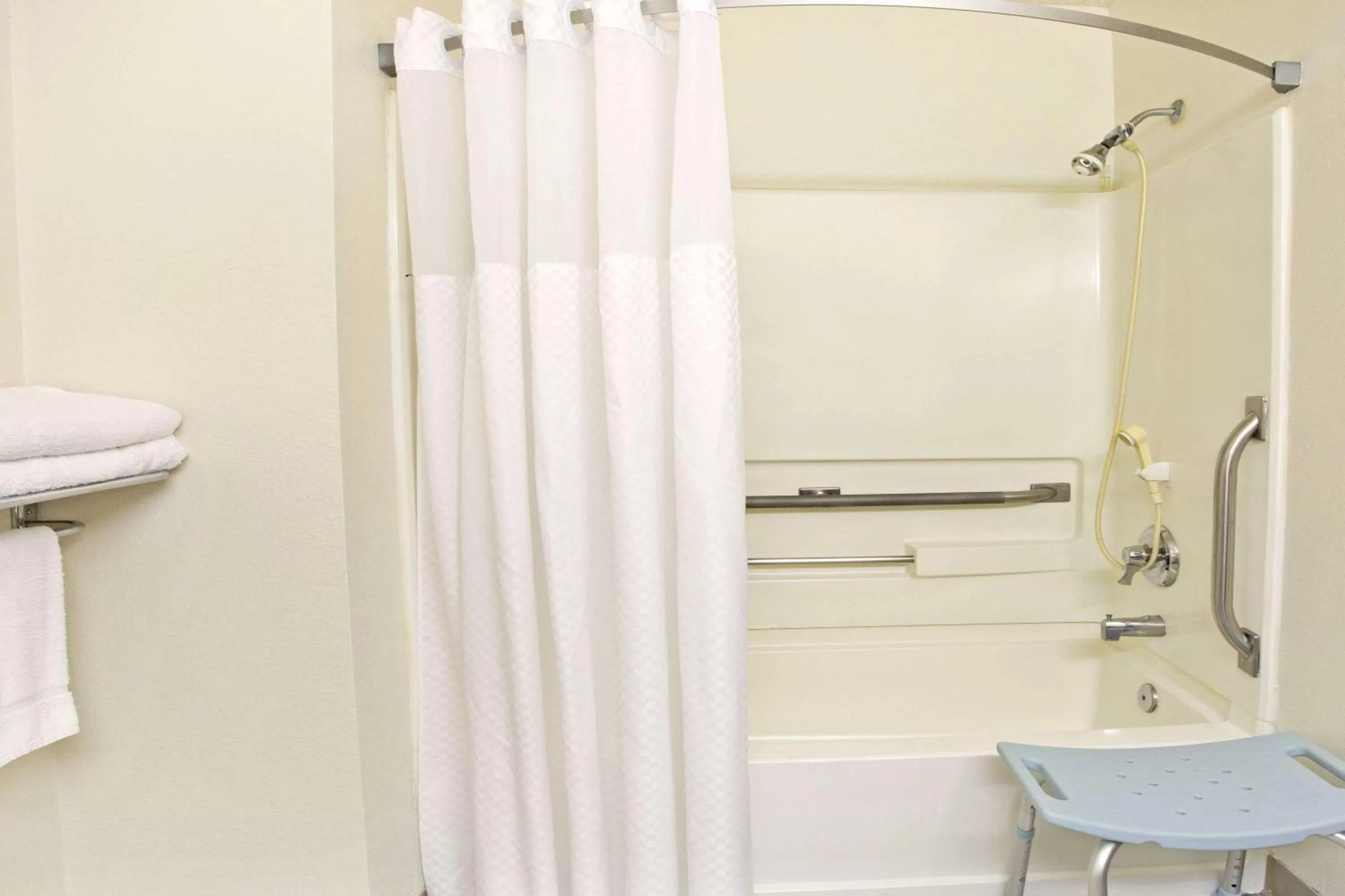 Bathroom in Super 8 by Wyndham Newport News/Jefferson Ave.