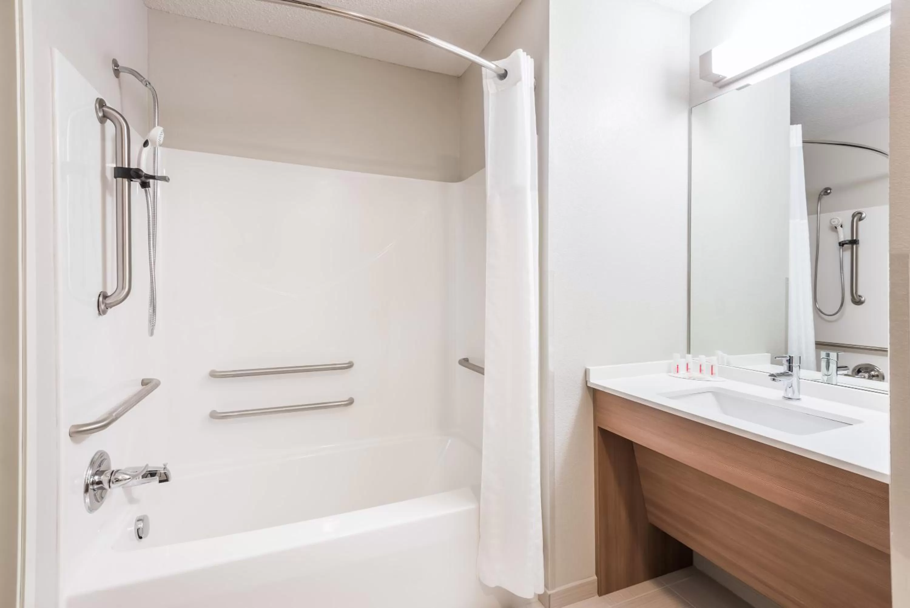 Microtel Inn & Suites by Wyndham New Martinsville