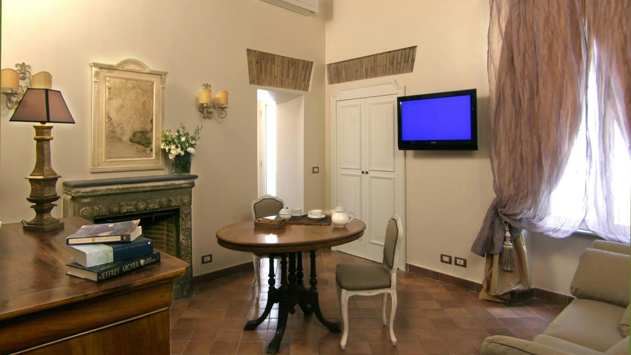 TV and multimedia in Hotel Mozart