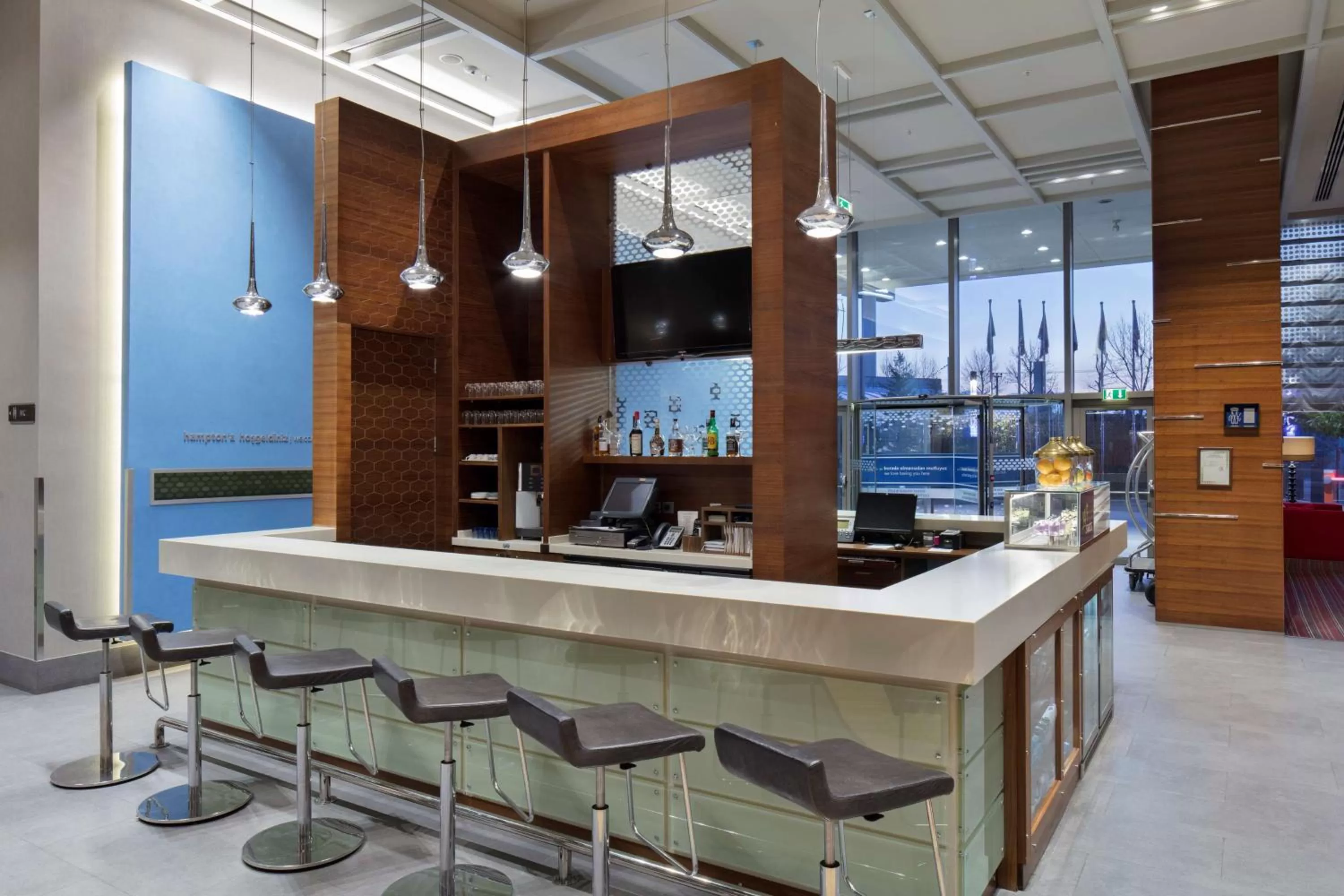 Lounge or bar in Hampton By Hilton Bursa