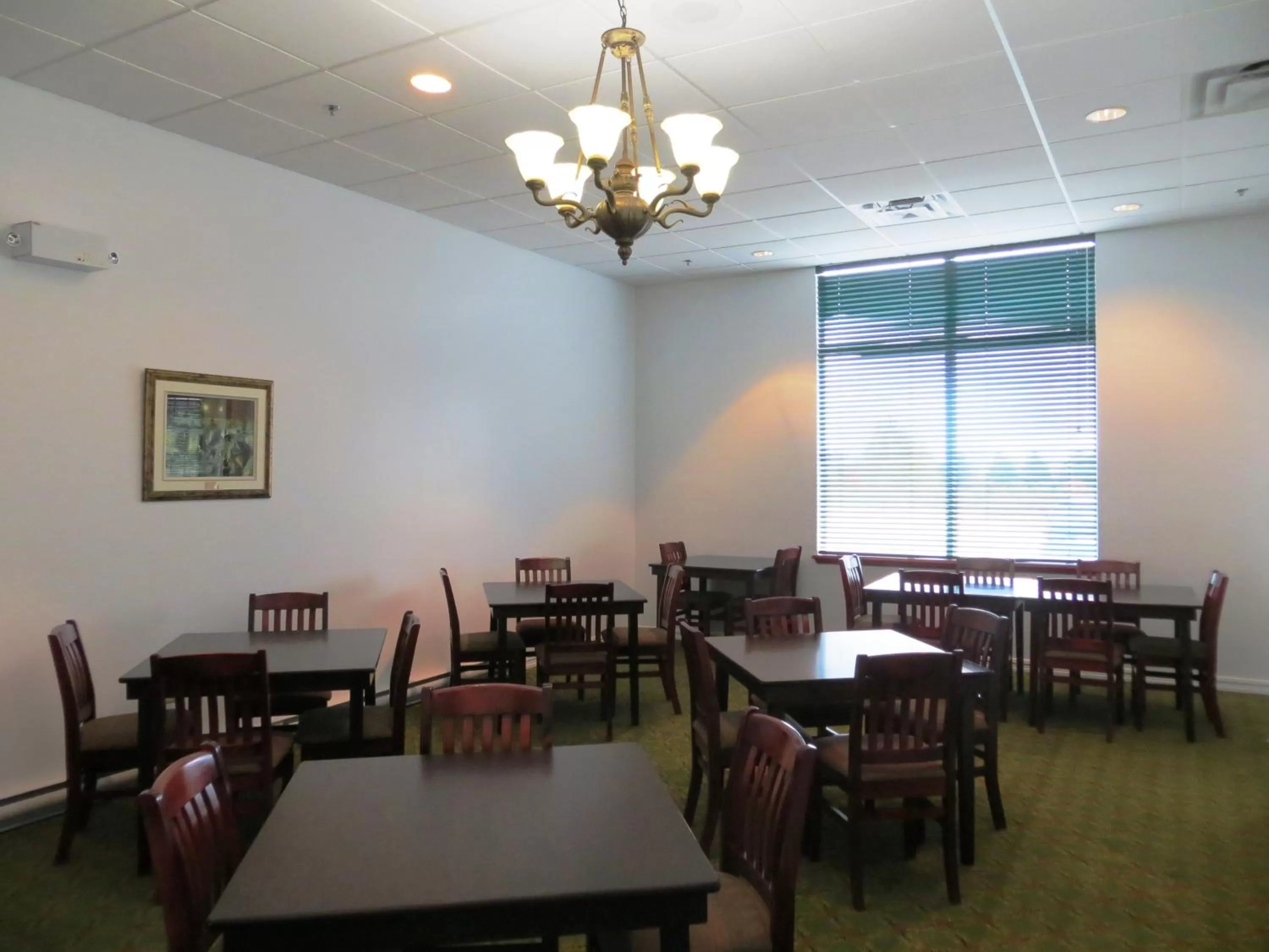 Restaurant/places to eat in Days Inn by Wyndham Oromocto Conference Centre