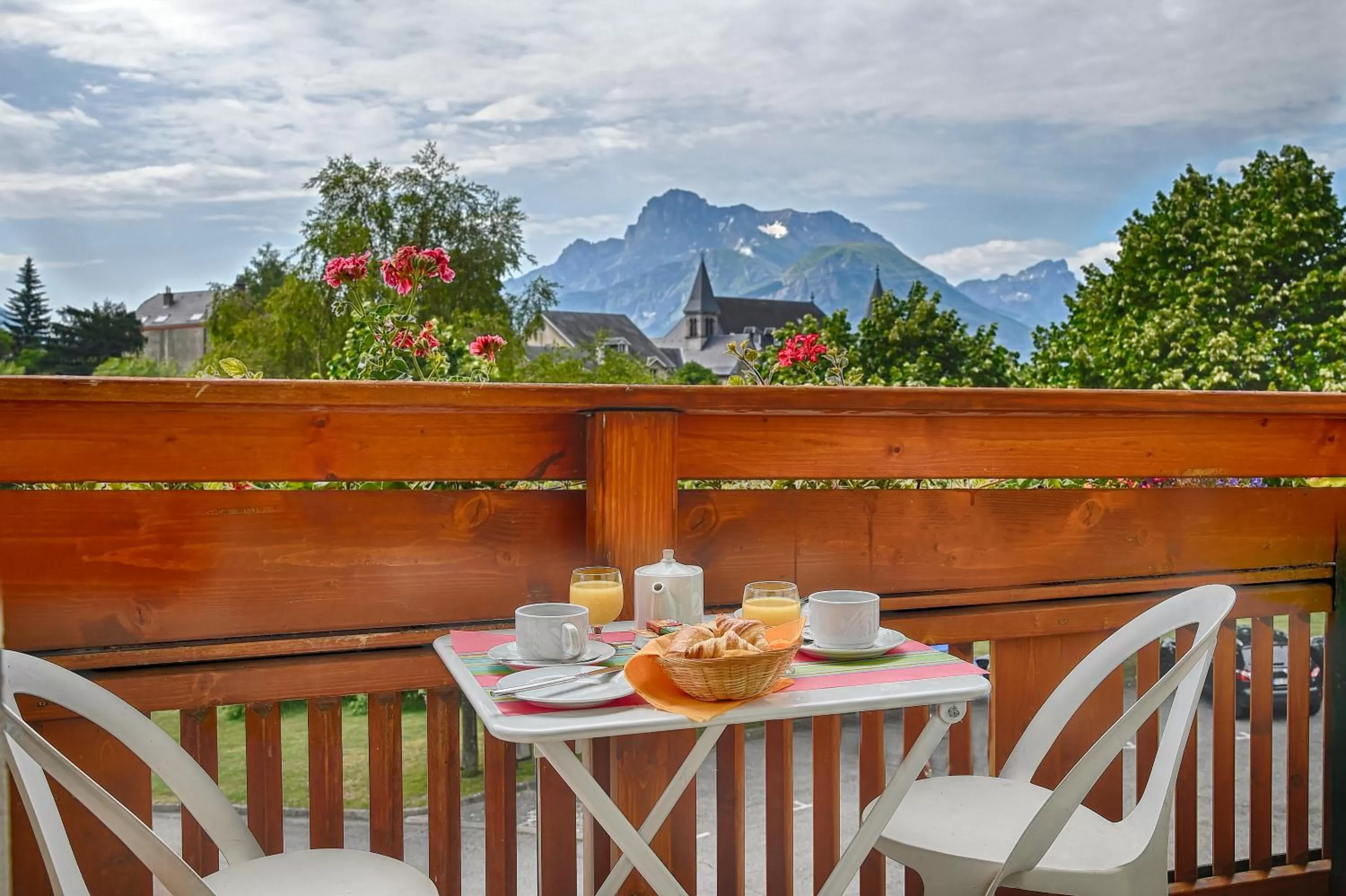 Continental breakfast in Logis Murtel