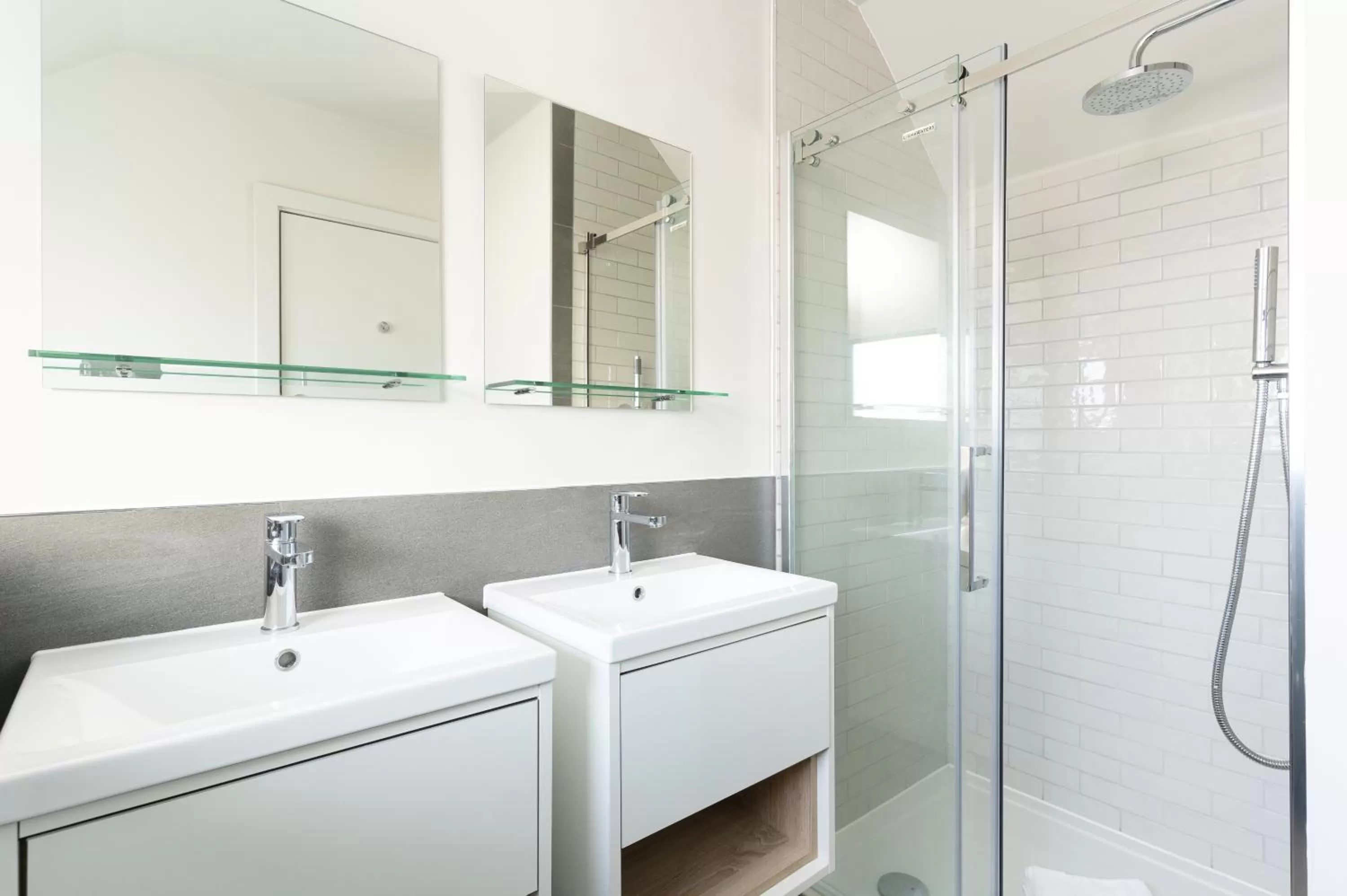 Shower, Bathroom in The Roost on Rock Road