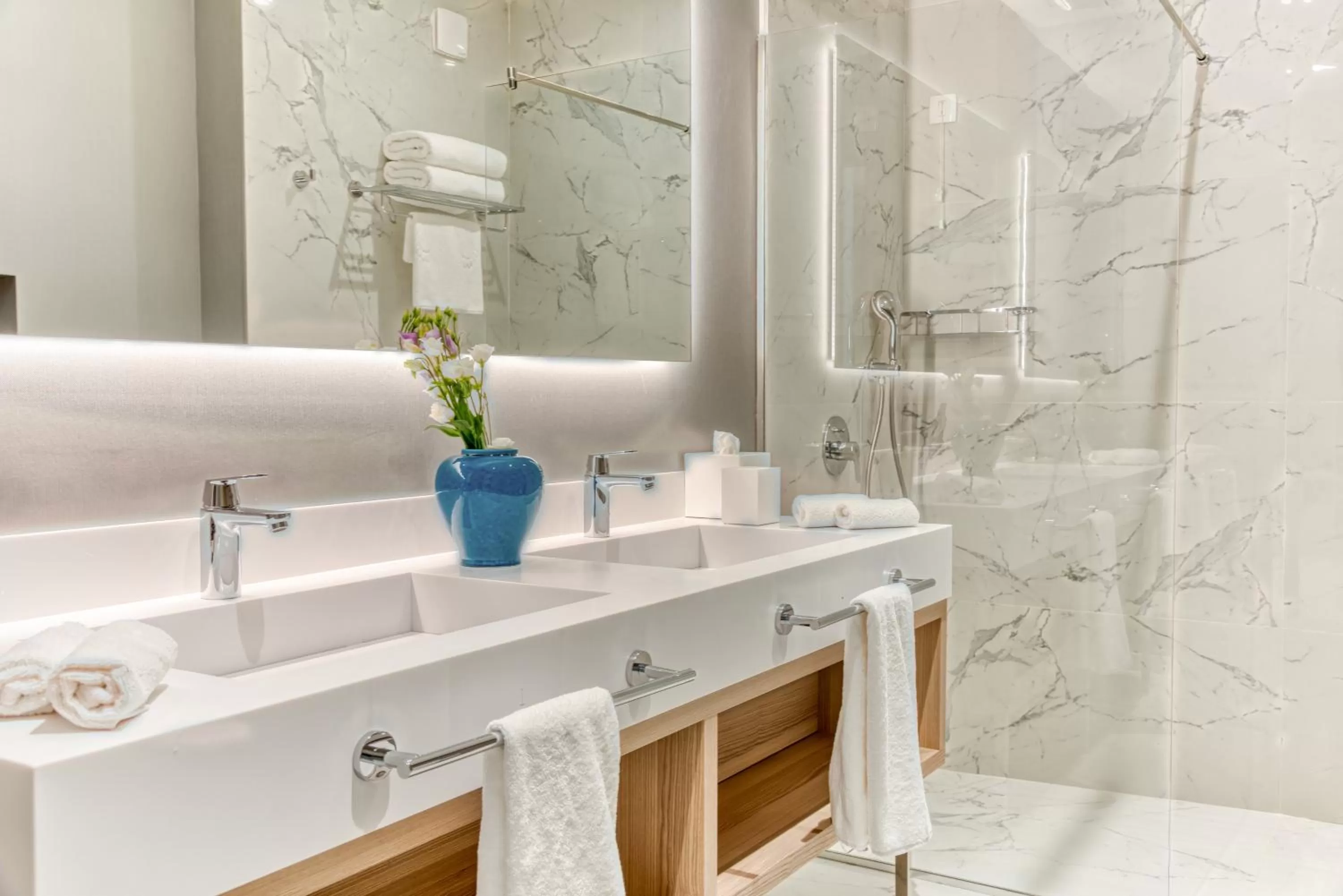 Shower in Hyatt Regency Kotor Bay Resort